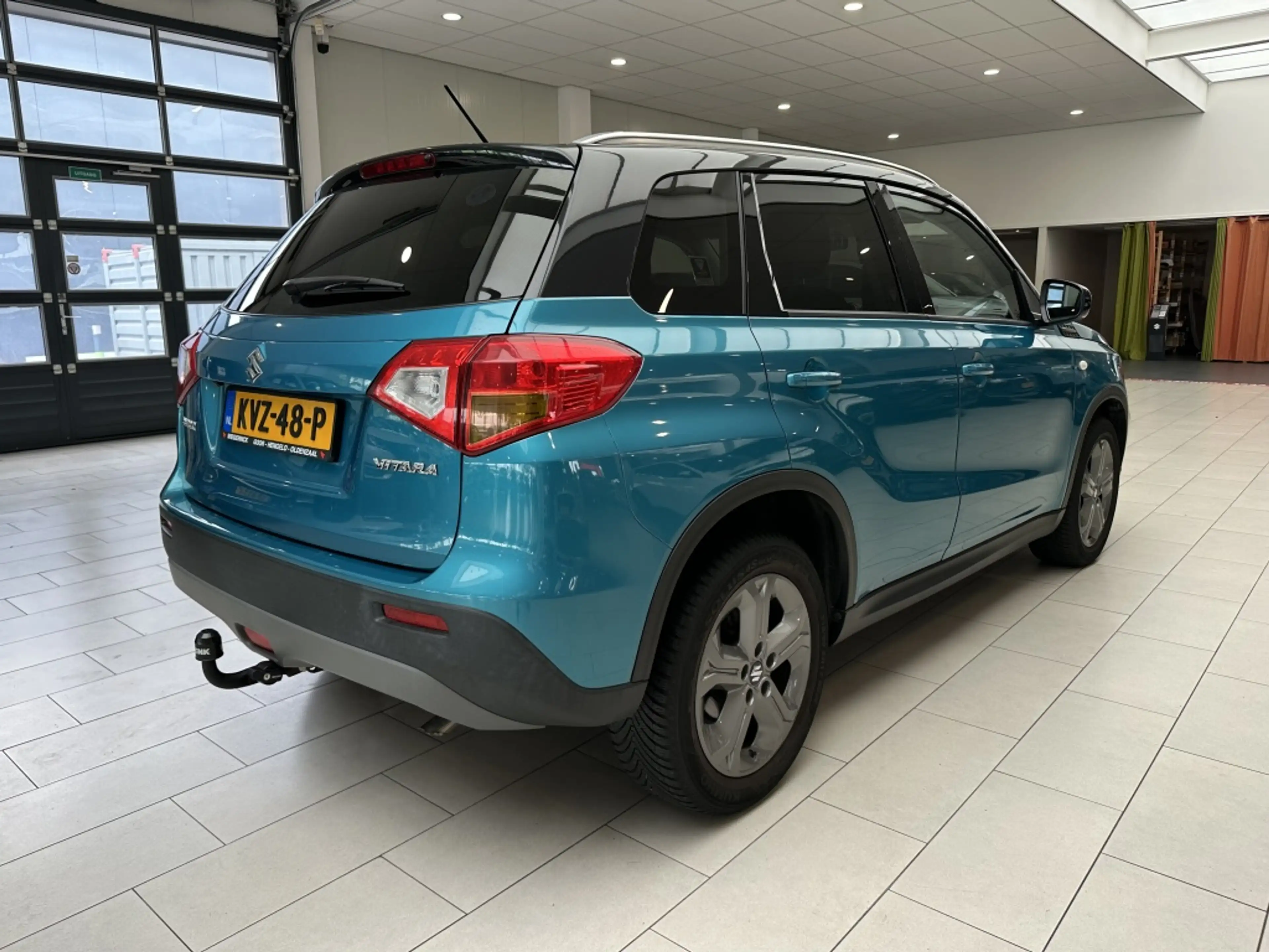 Suzuki Vitara 1.6 Exclusive [ TREKHAAK | ALL-SEASON | CAMERA | C — photo 3