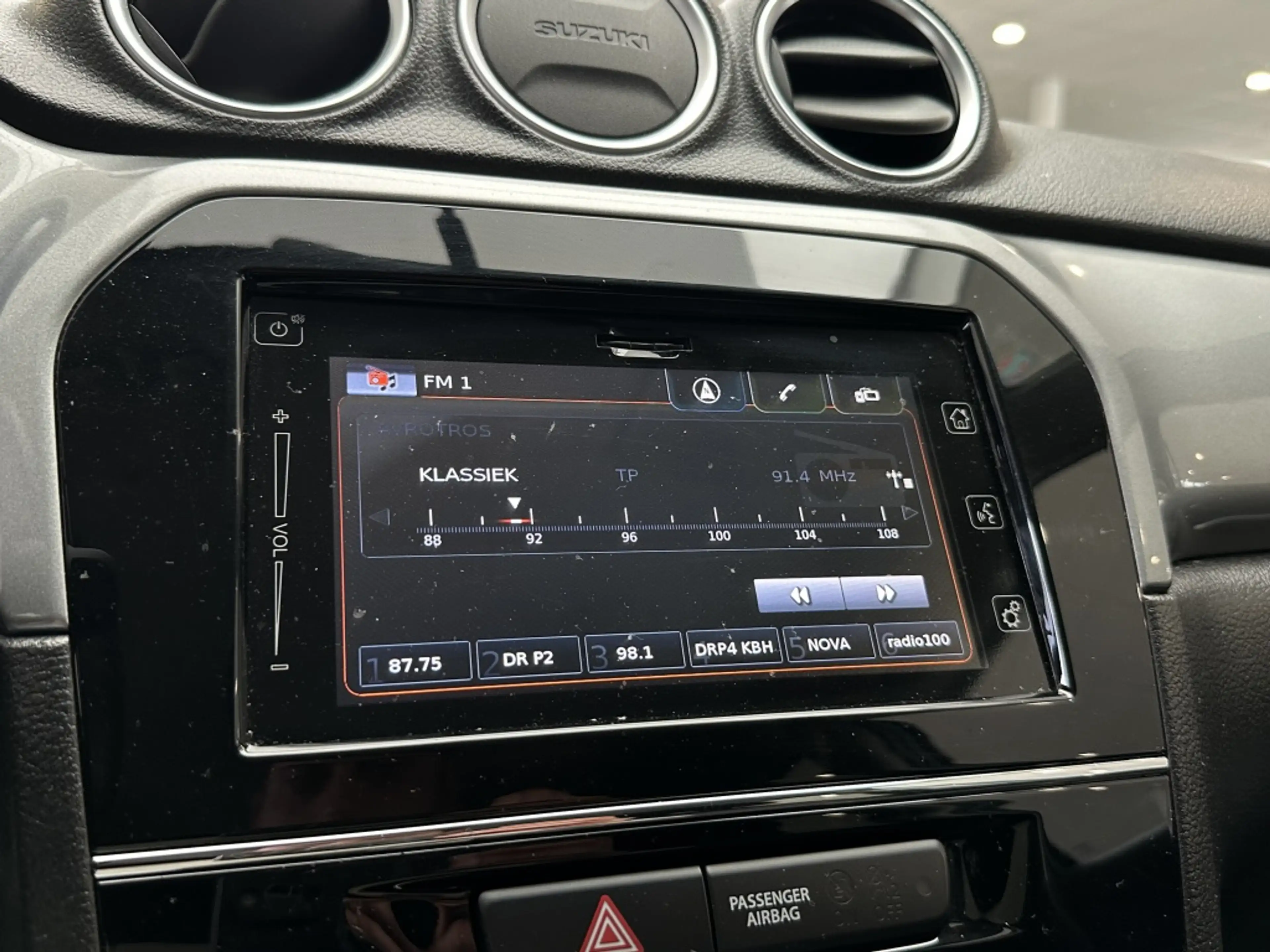 Suzuki Vitara 1.6 Exclusive [ TREKHAAK | ALL-SEASON | CAMERA | C — photo 13
