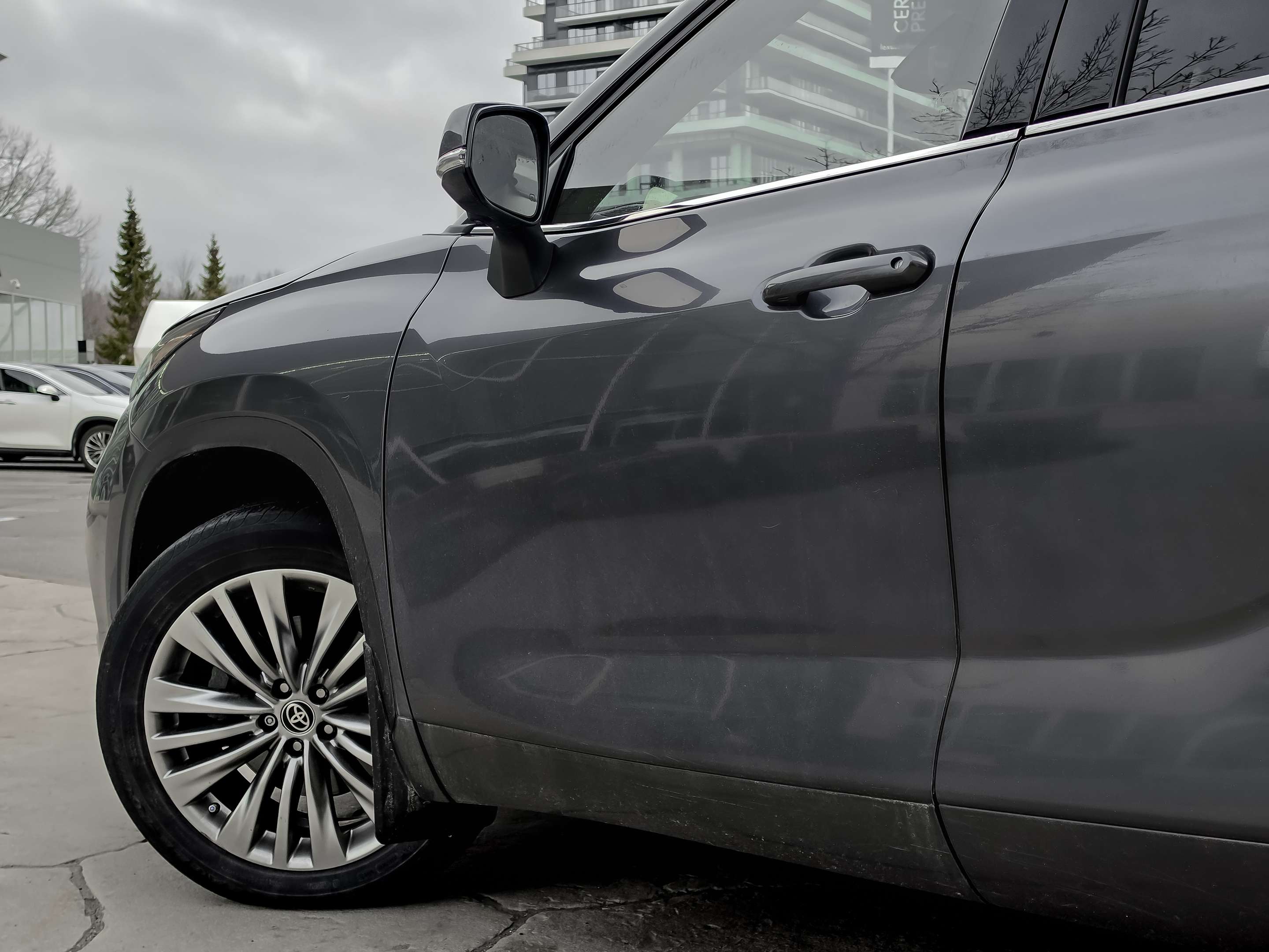 used 2024 Toyota Highlander car, priced at $46,995