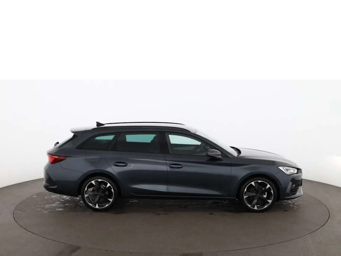 CUPRA Leon Sportstourer 1.5 eTSI Aut LED RADAR LEDER Grau - 2