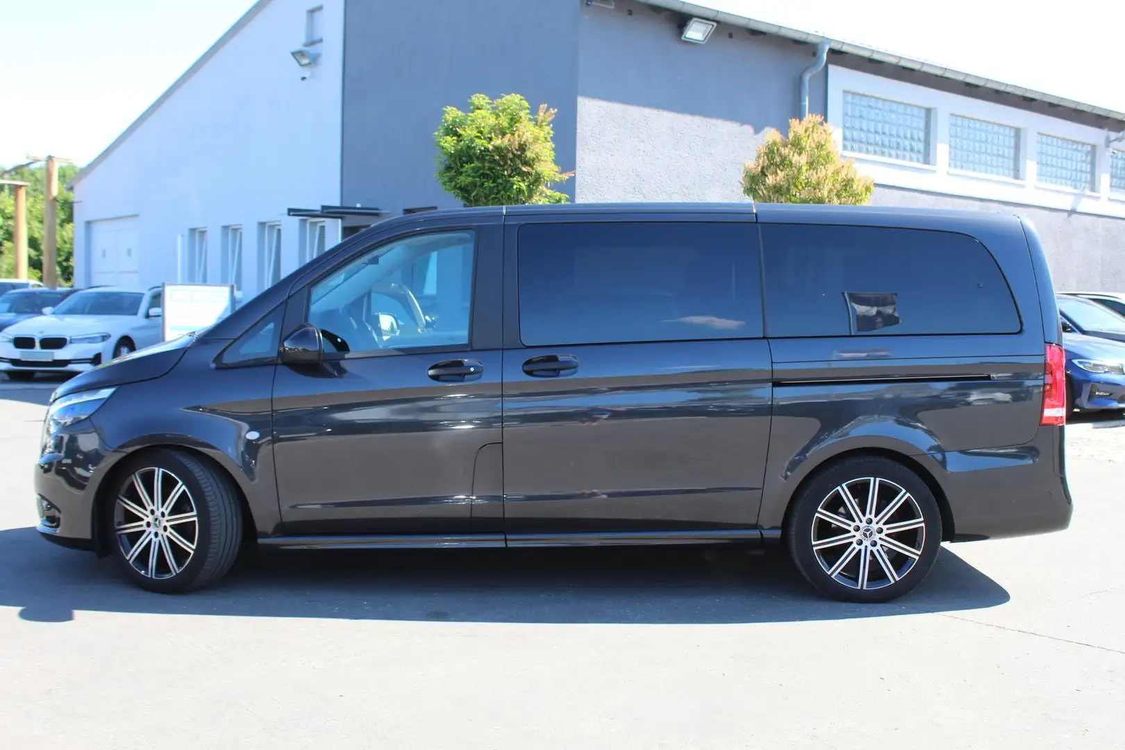 Mercedes-Benz Vito 116 CDI Edition lang "Sport-Paket"+LED+19Z+AHK+DAB Grijs - 1