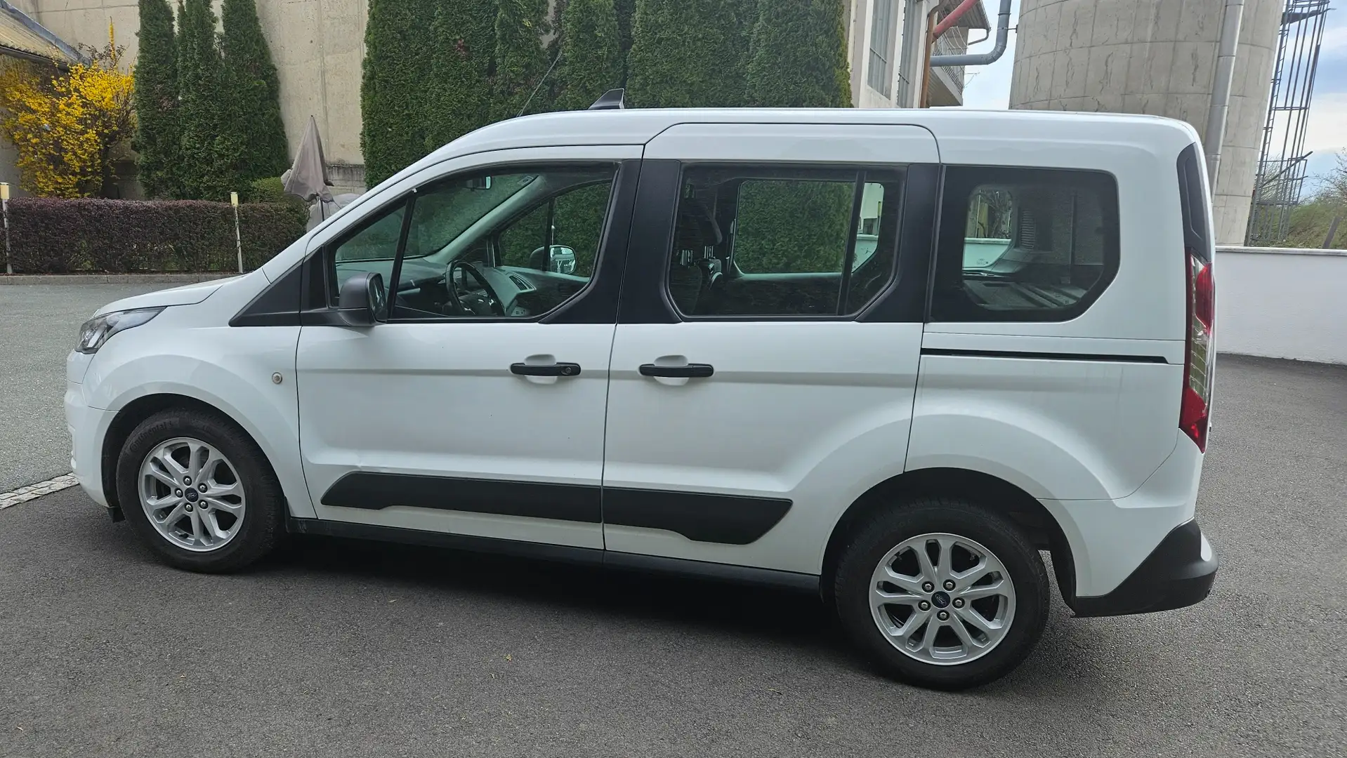 Ford Tourneo Connect Tourneo Connect Trend 1,5 EcoBlue L1 Trend Weiß - 2
