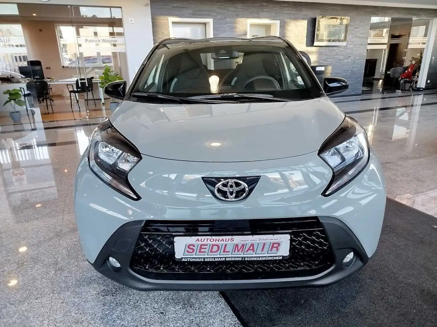 Toyota Aygo X Teamplayer *KAMERA/SHZ/CARPLAY* Grün - 2