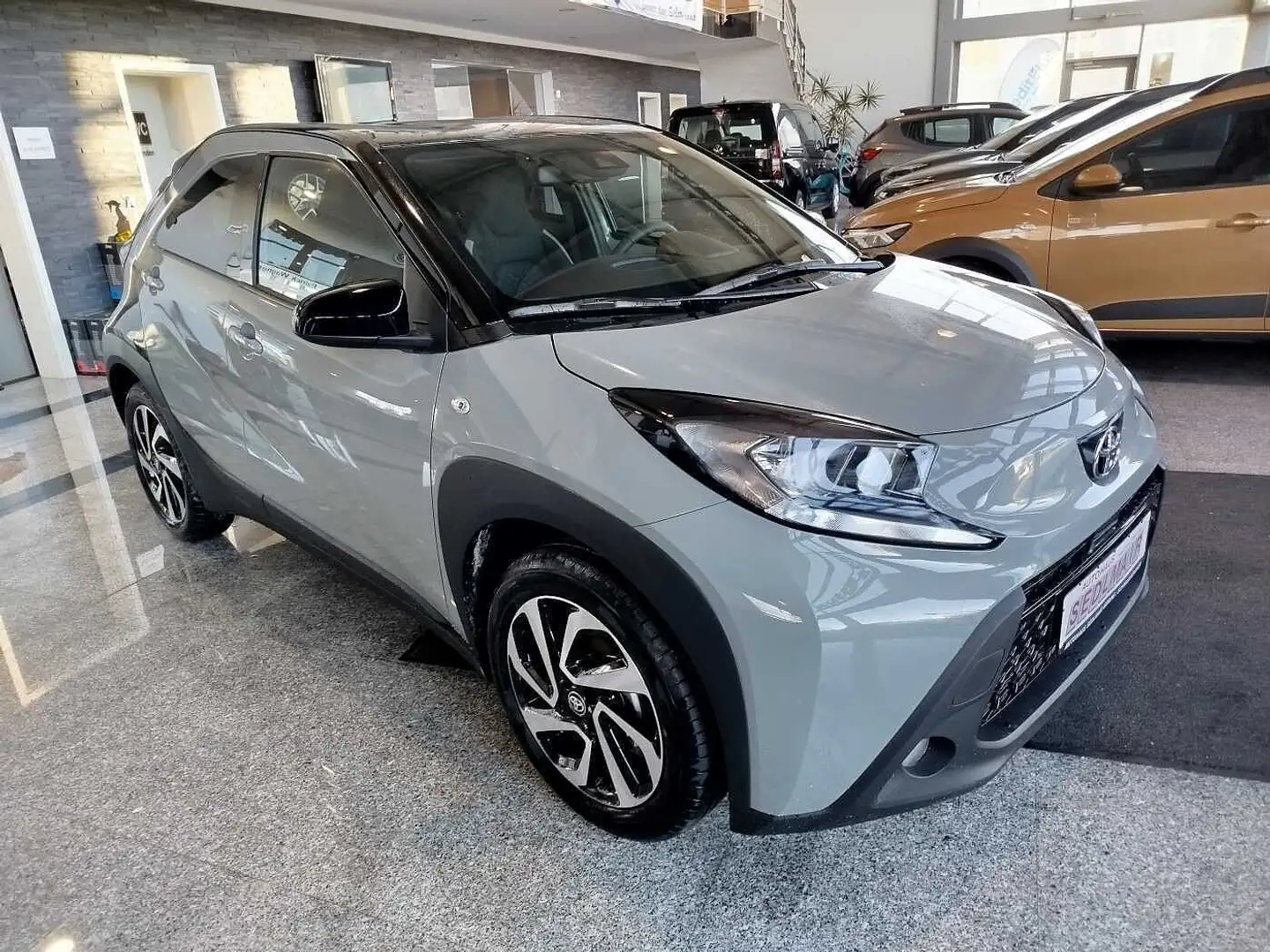 Toyota Aygo X Teamplayer *KAMERA/SHZ/CARPLAY* Grün - 1