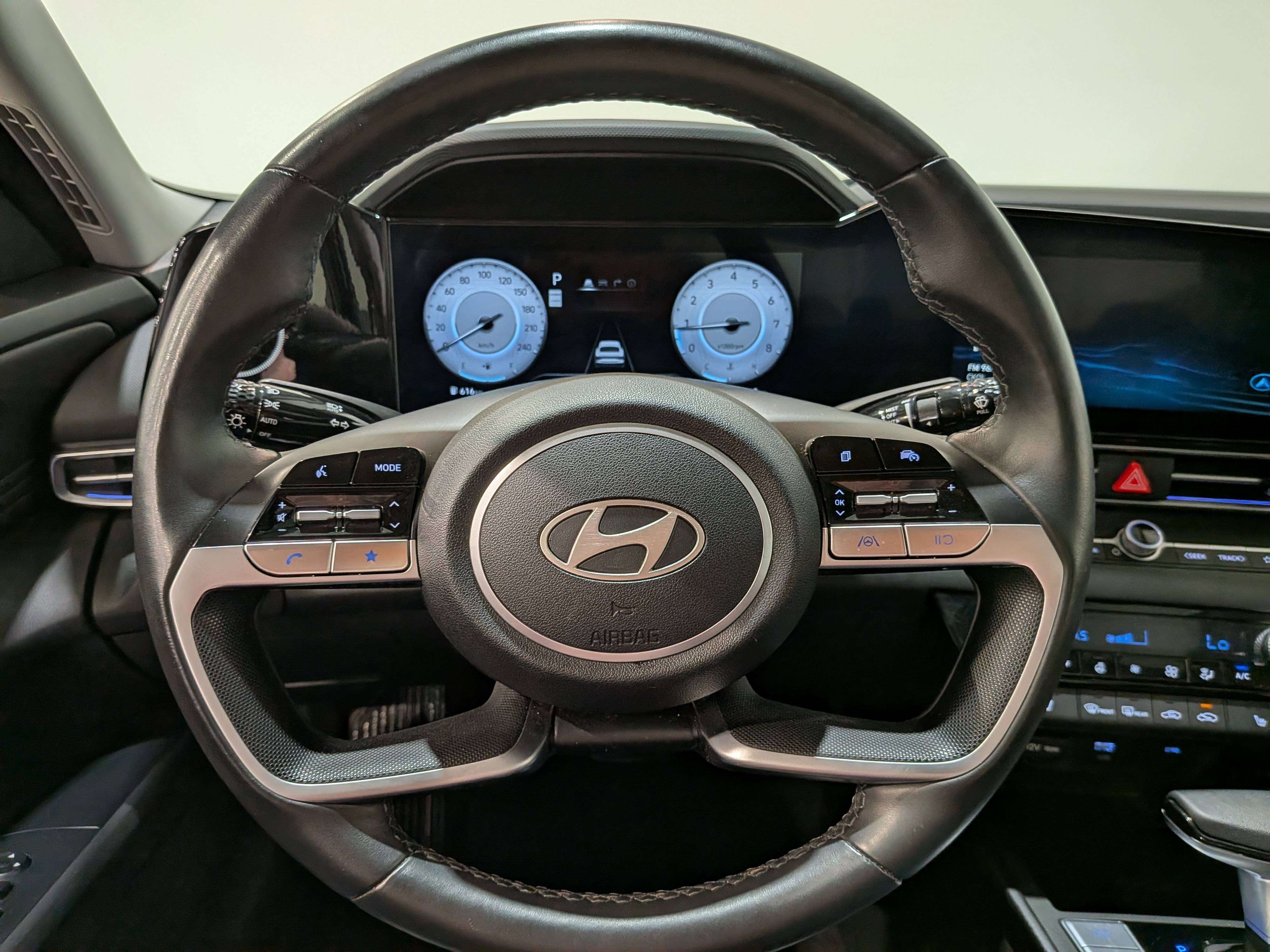 Hyundai Elantra 2025