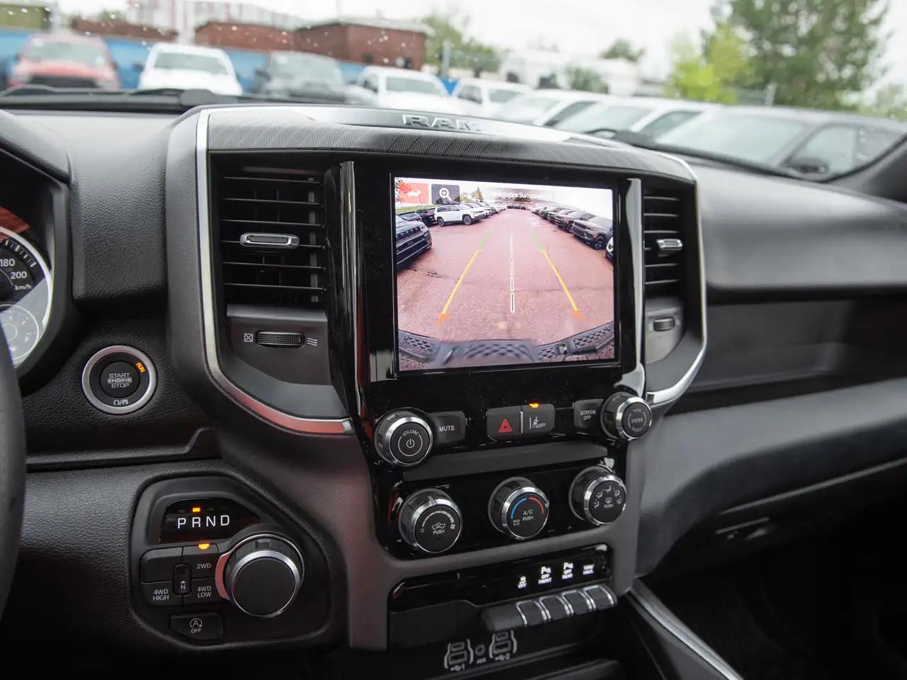 RAM 1500 снимка RAM 1500