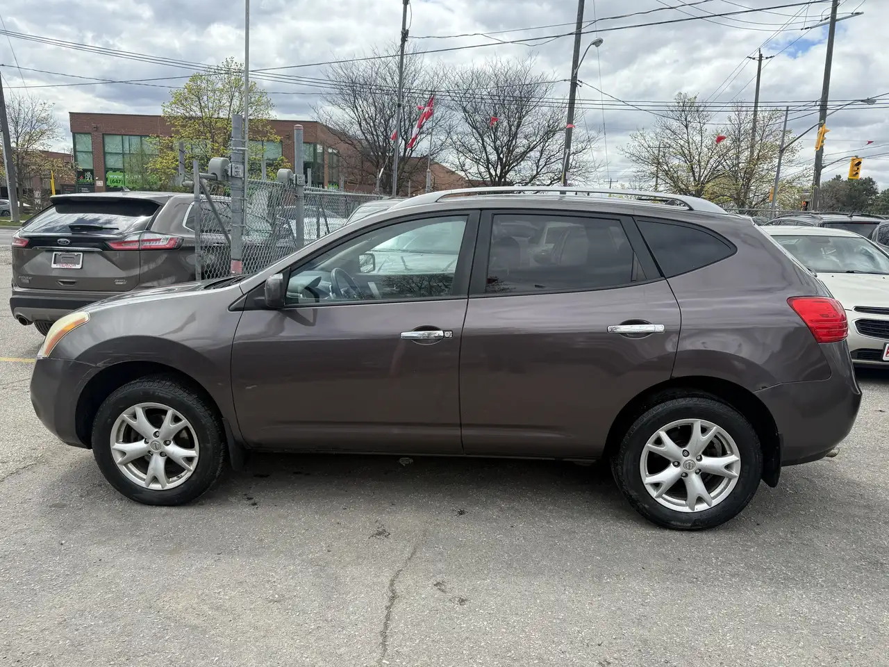 Nissan Rogue снимка Nissan Rogue