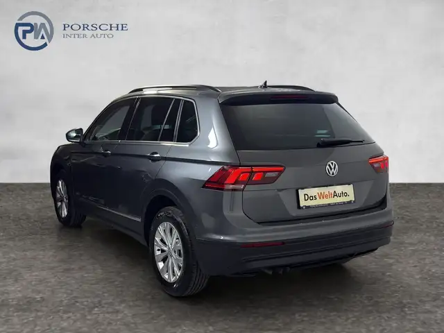 Volkswagen Tiguan view 4