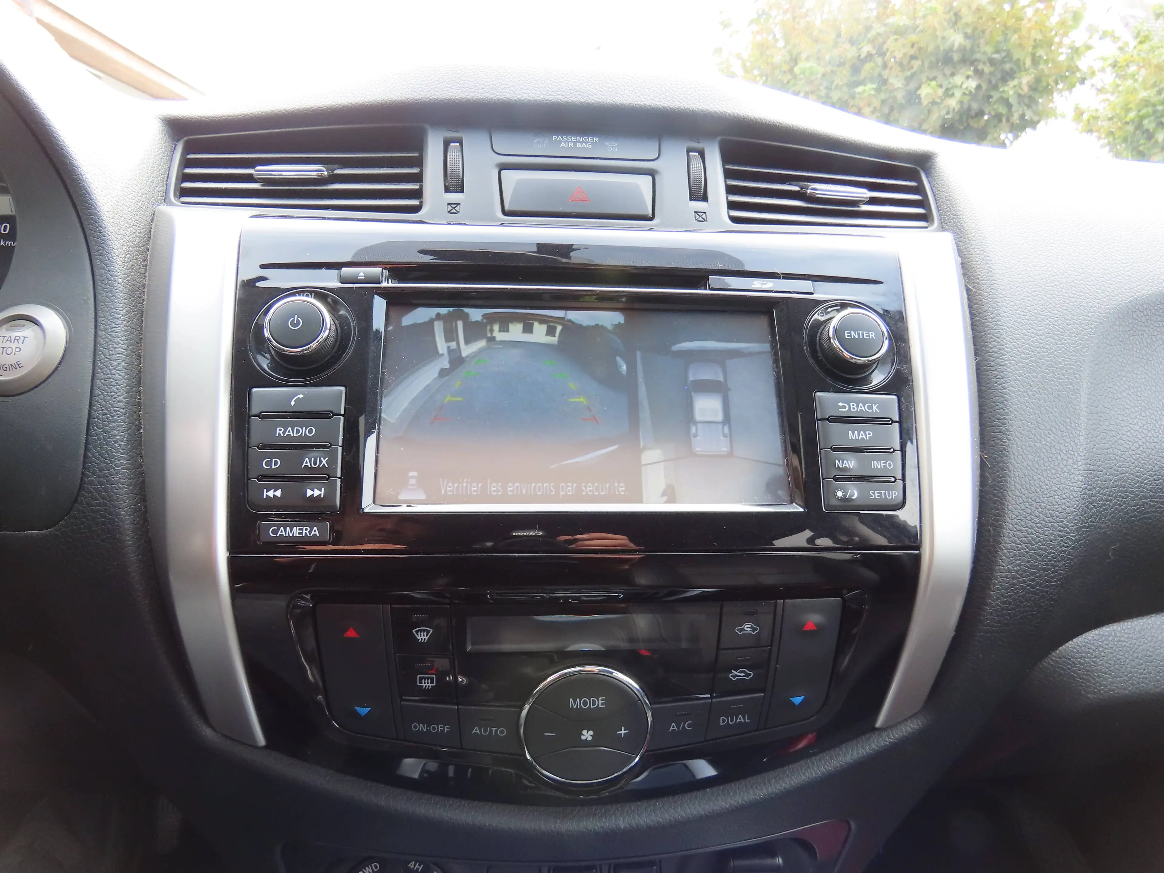 Nissan Navara 2.3 dCi 4WD Tekna — photo 12