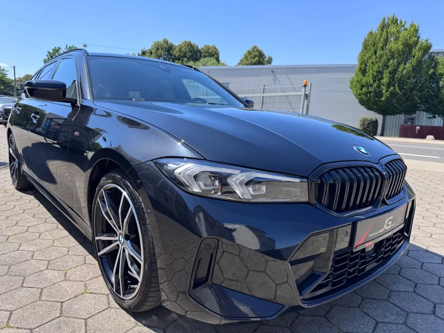 BMW 320 d xDrive M Sport*Widescreen*Standh.*HIFI*19' Noir - 2