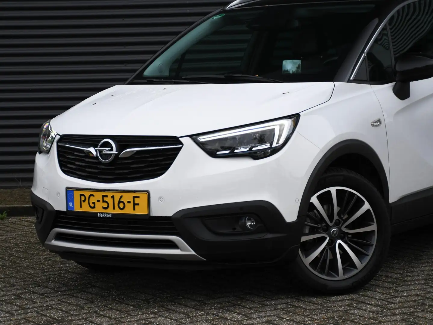 Opel Crossland X Innovation 1.2 Turbo 110pk HUD | DODE HOEK | WINTE Wit - 2