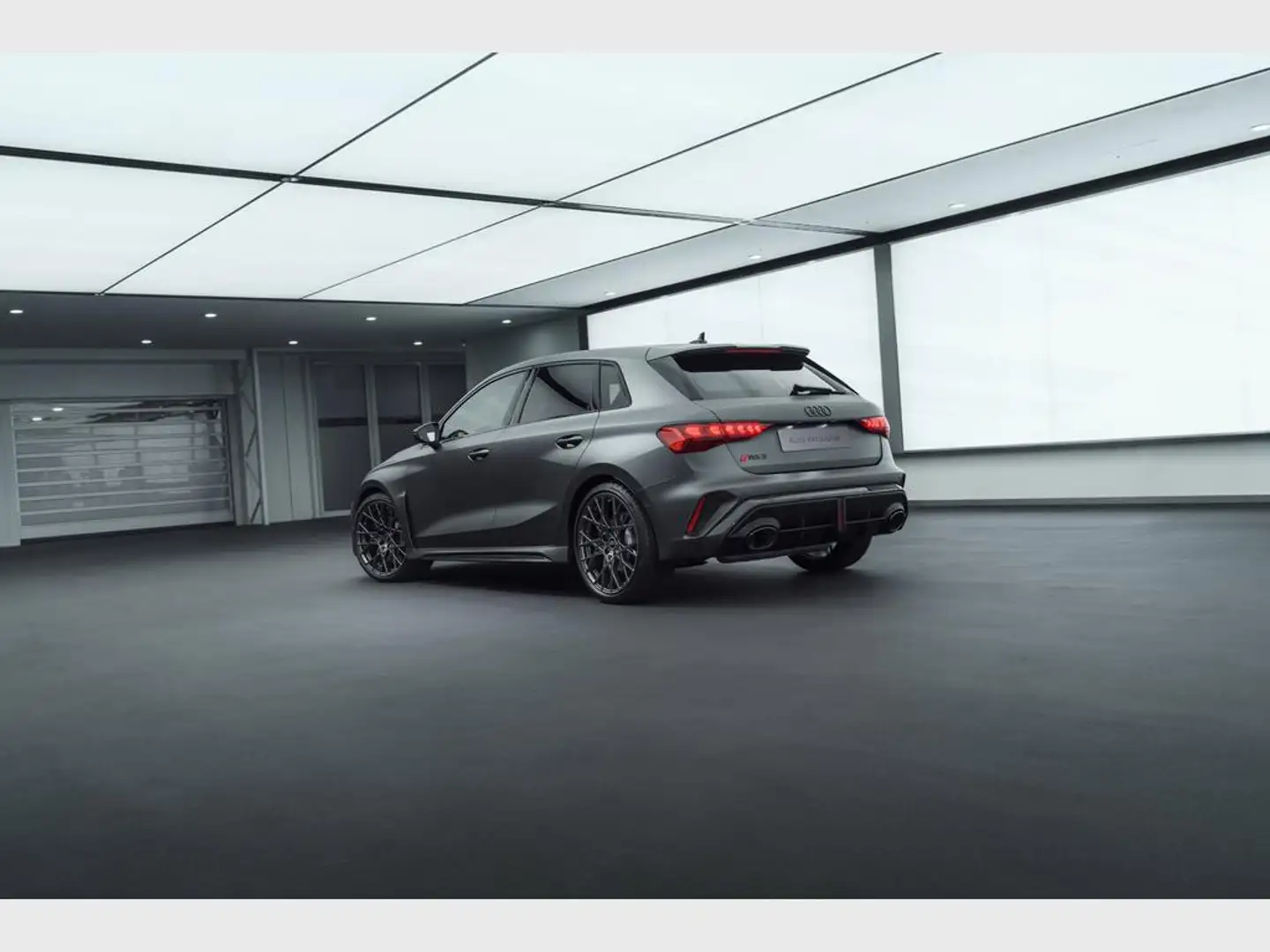 Audi RS3 Sportback Sportback 2.5 TFSI Quattro S tronic Grijs - 2