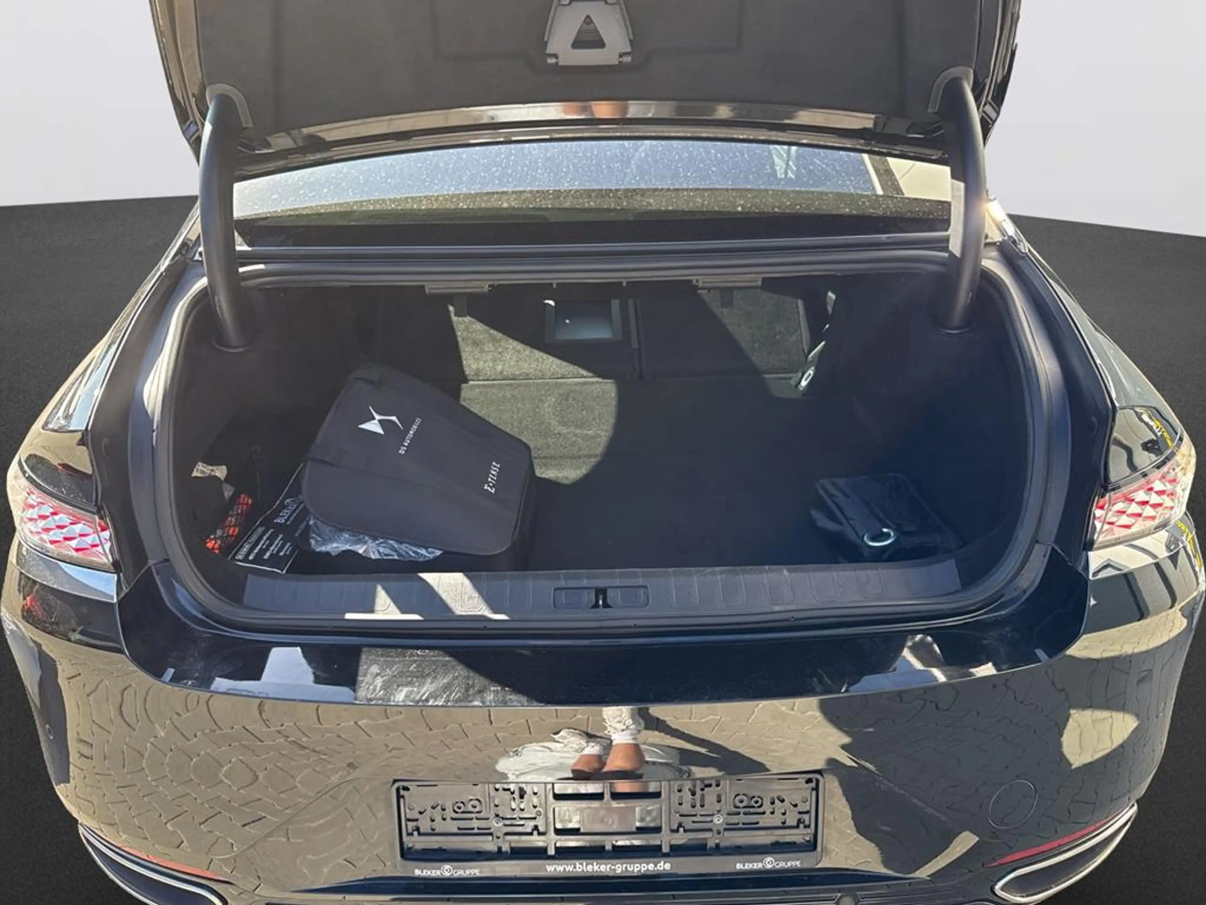 DS Automobiles DS 9 E-Tense Hybrid 220 Rivoli + — photo 7