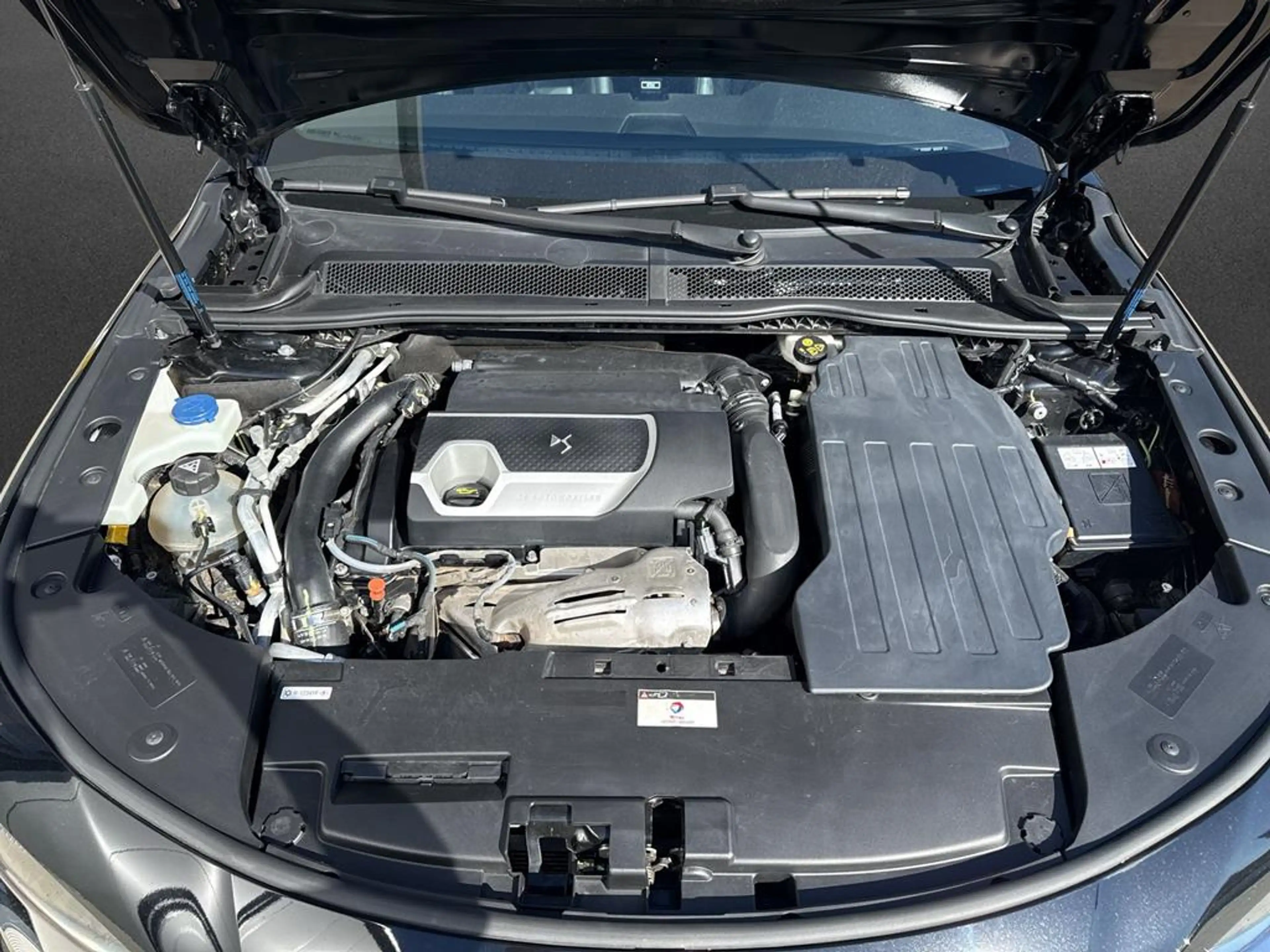 DS Automobiles DS 9 E-Tense Hybrid 220 Rivoli + — photo 5