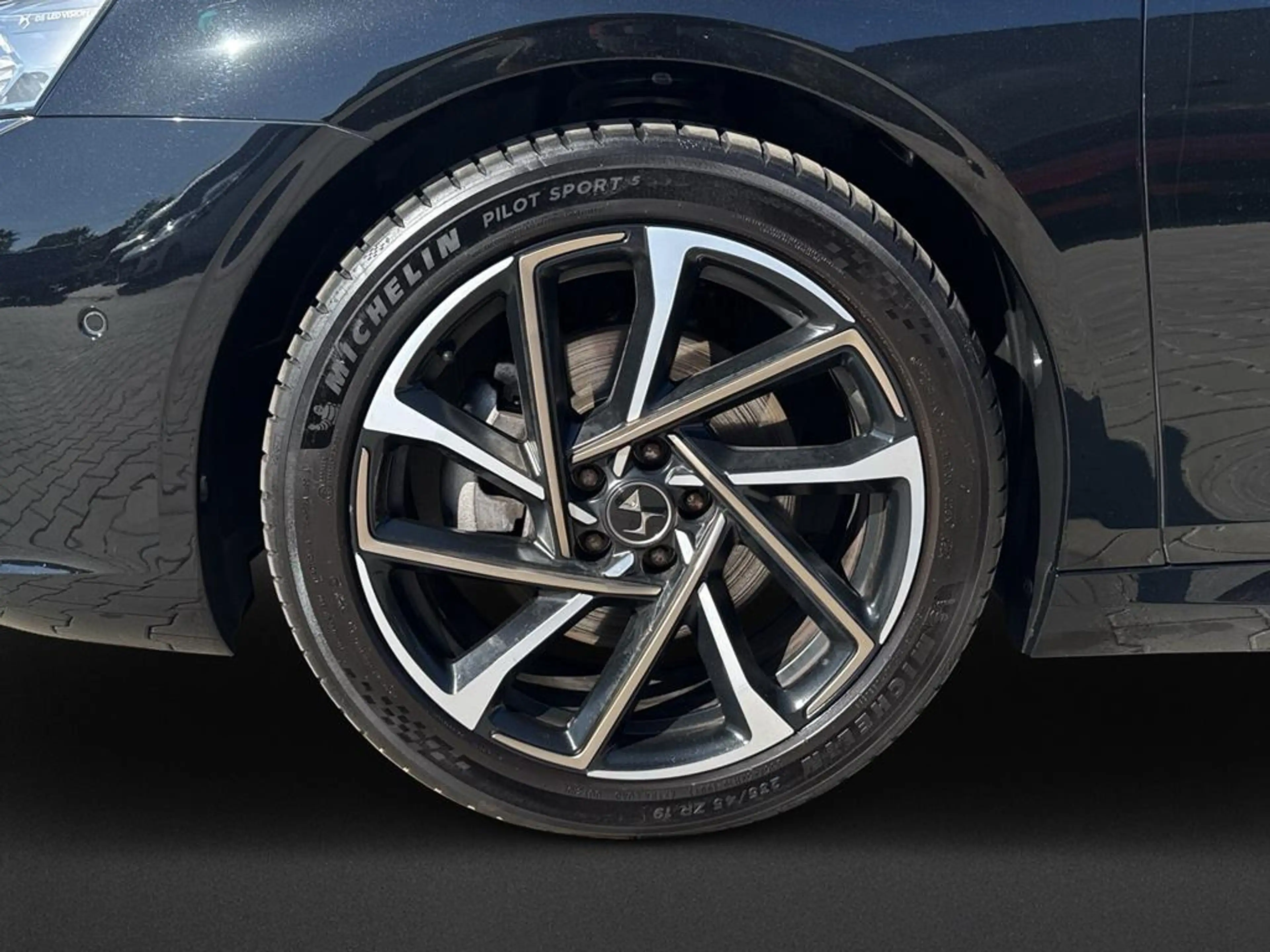 DS Automobiles DS 9 E-Tense Hybrid 220 Rivoli + — photo 8