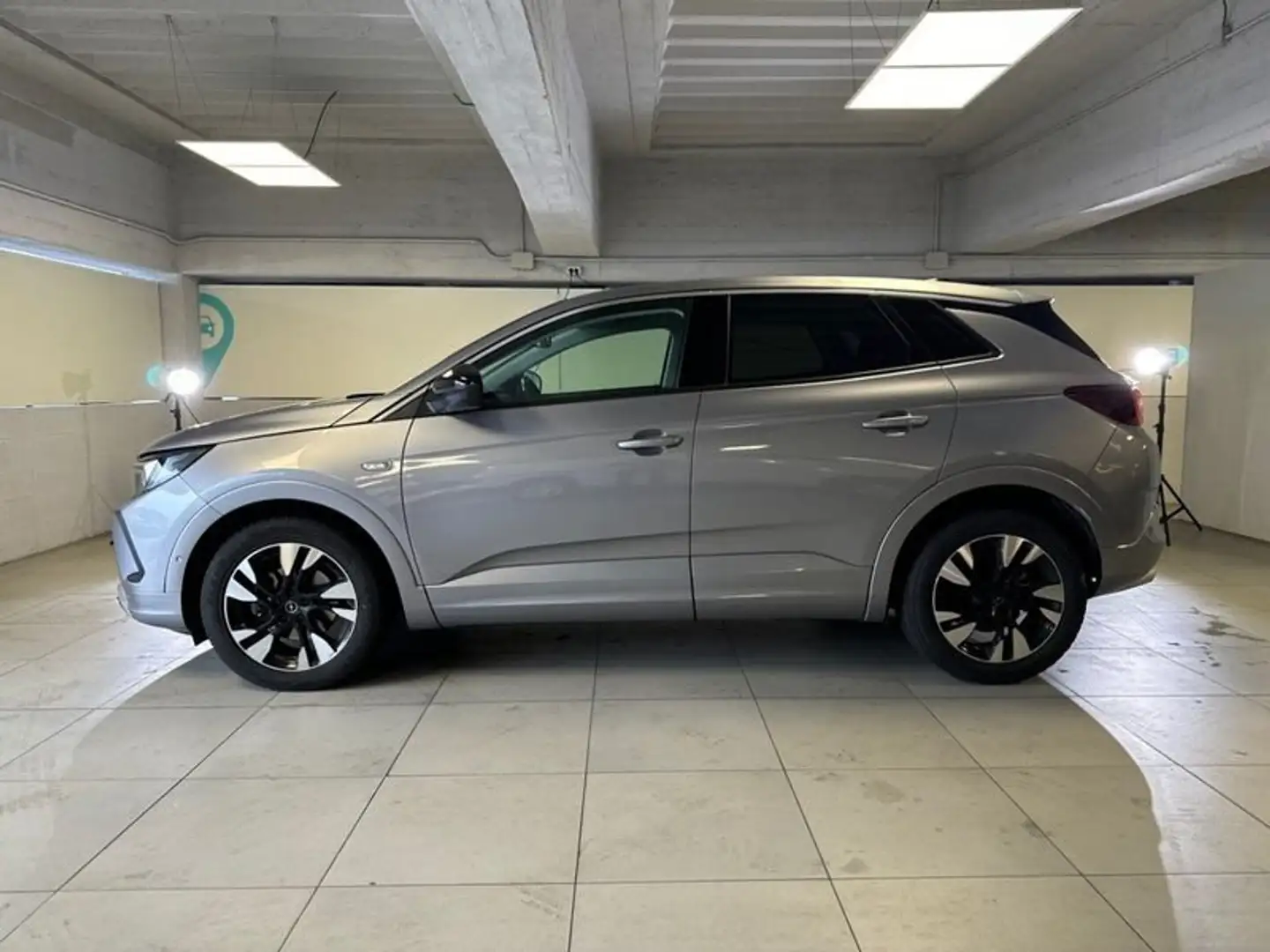 Opel Grandland 1.5 130cv AT8 Business Elegance Grigio - 2