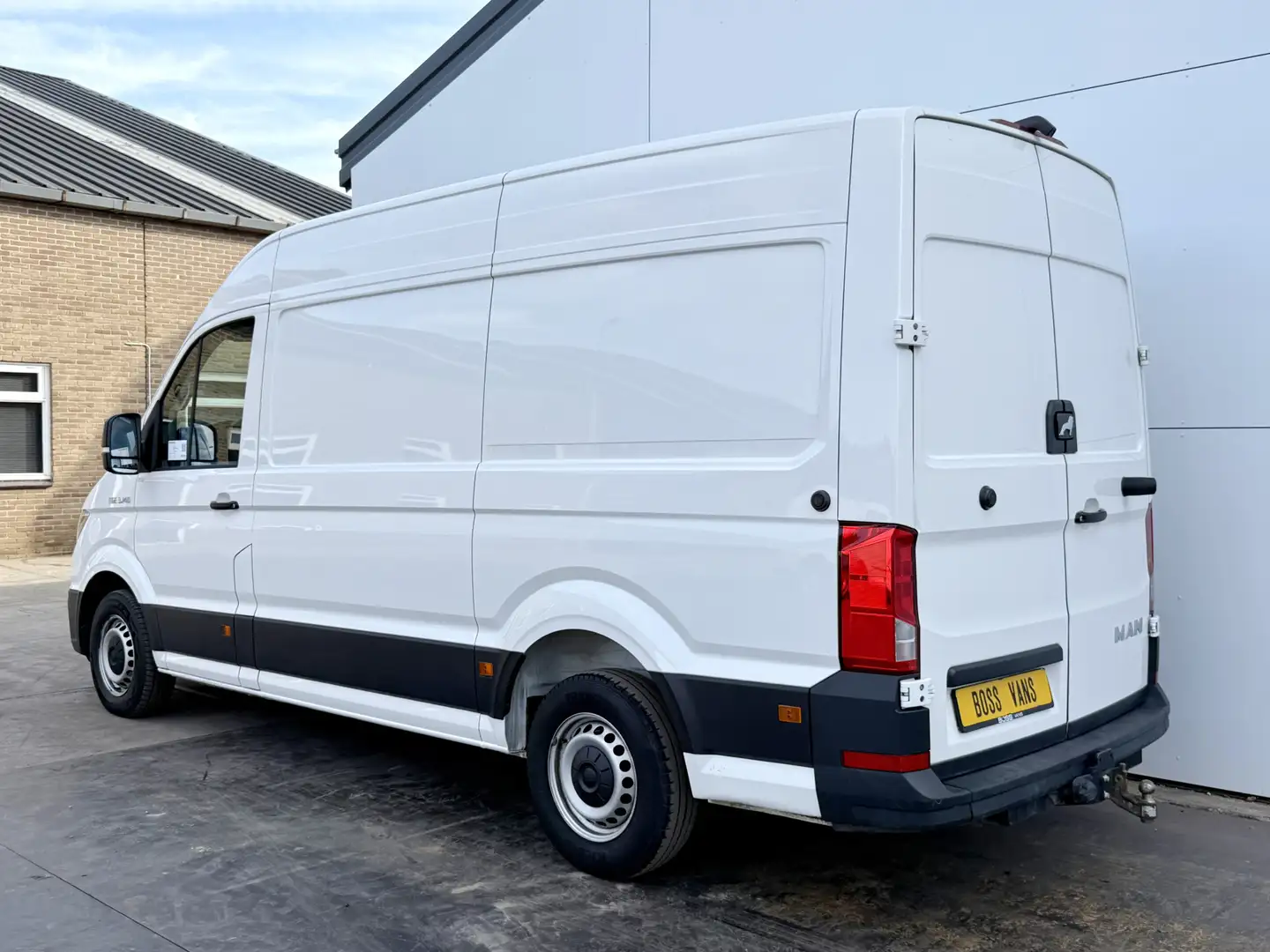 MAN TGE 3.140 2.0 TDI L3H3 Airco Cruise Control Trekhaak C Blanc - 2