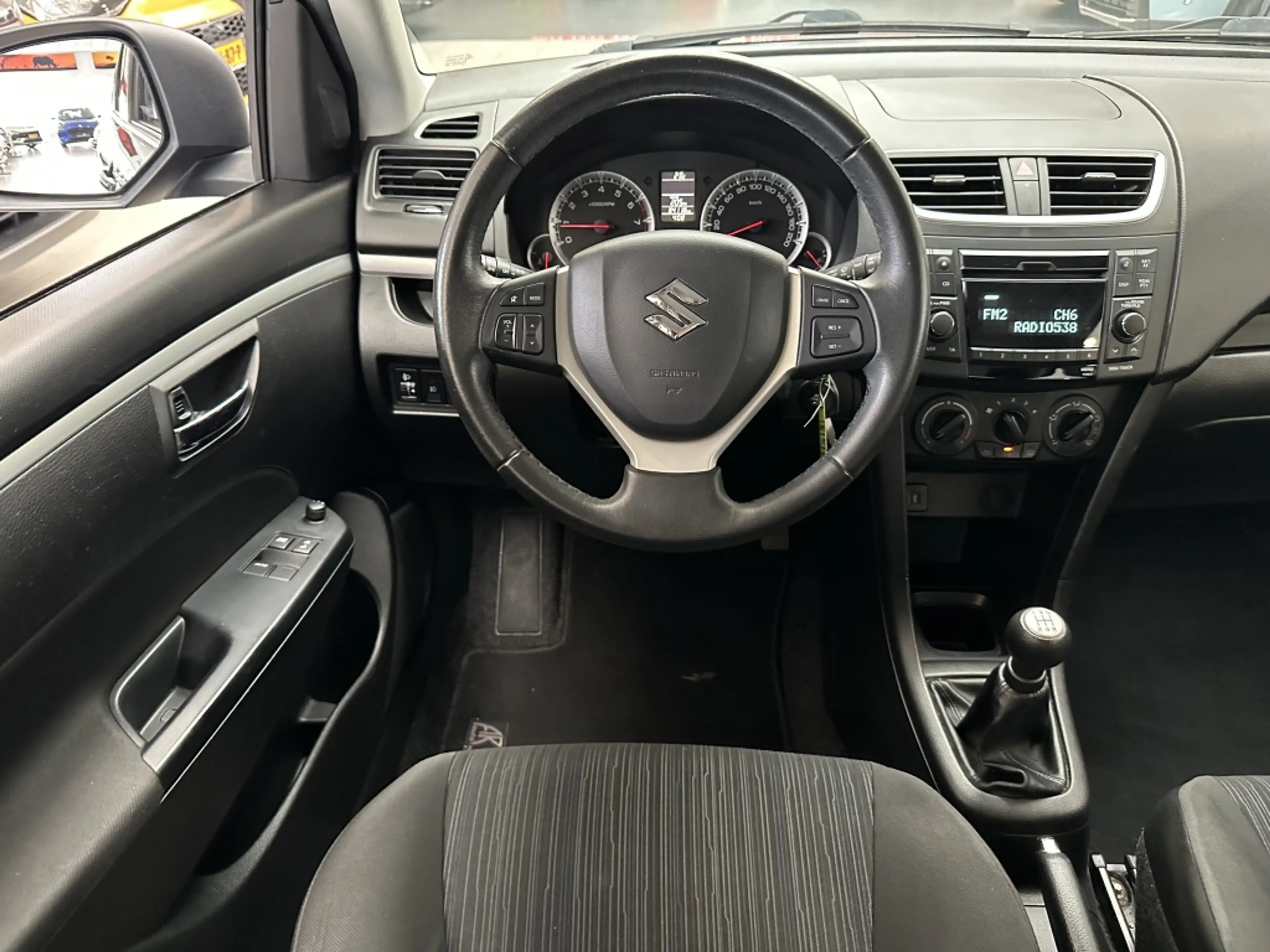 Suzuki Swift 1.2 Dynamic [ AIRCO I LAGE KM I 16 INCH I CRUISE ] — photo 2