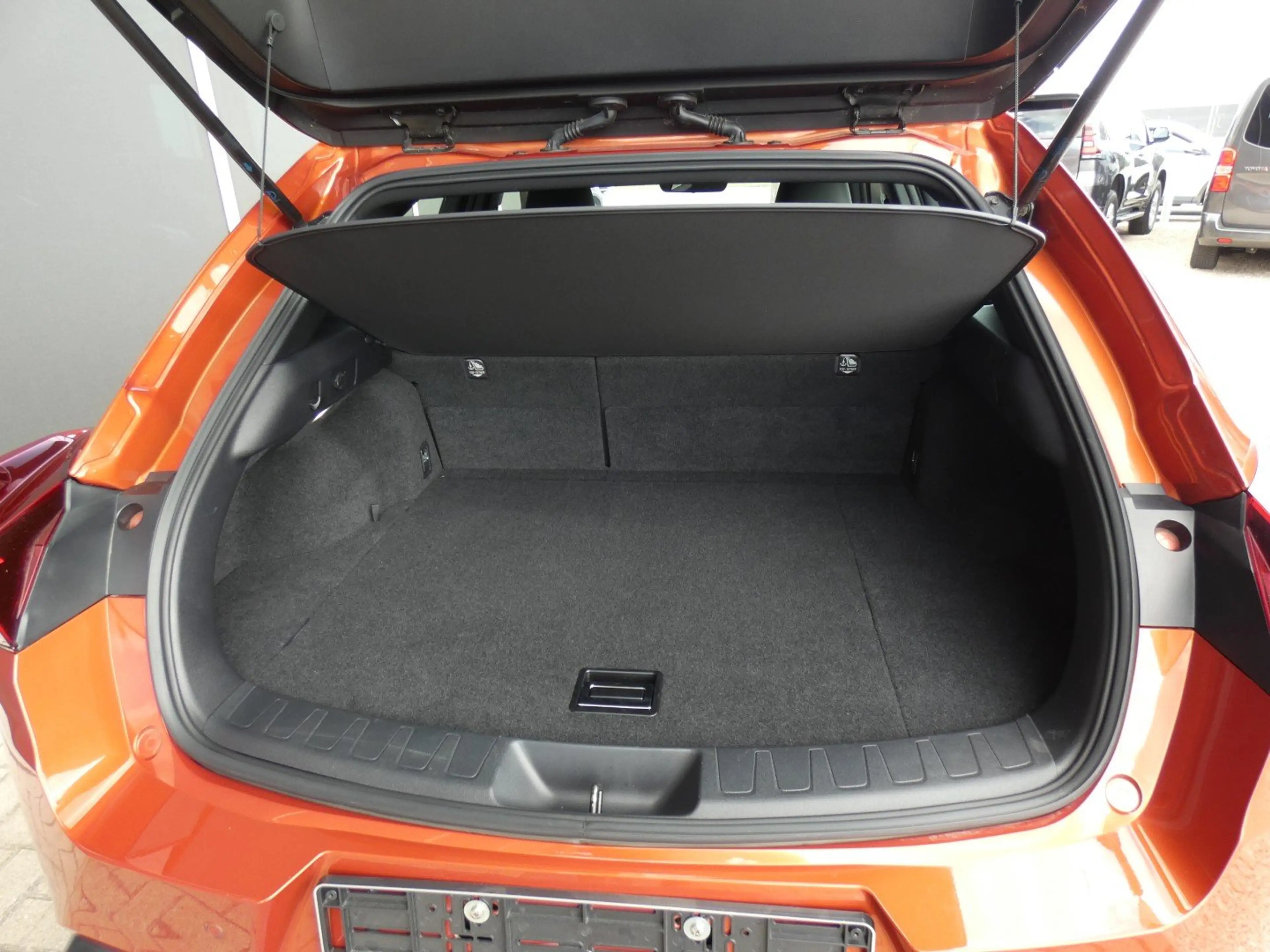 Lexus UX 250h HYBRID *Trekhaak* +LEDER +Zetelverwarming — photo 9