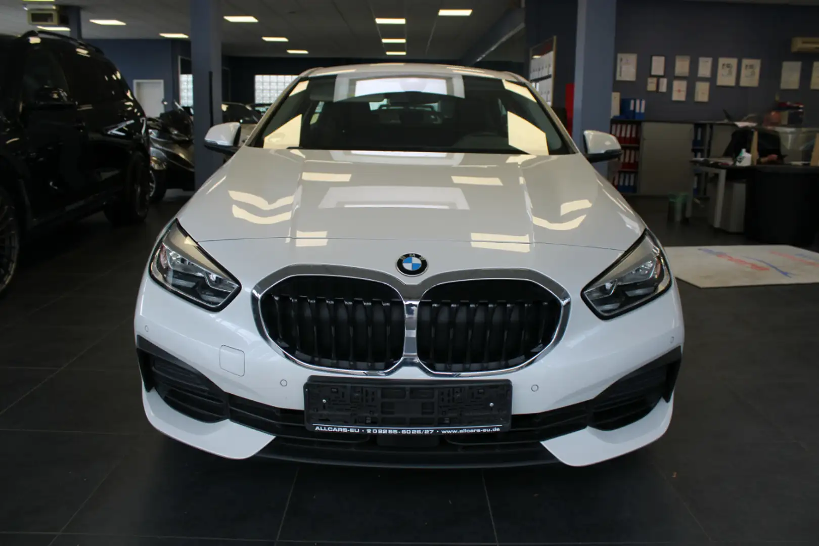 BMW 118 118i Advantage - Navi - PDC - SHZ - Blanc - 2