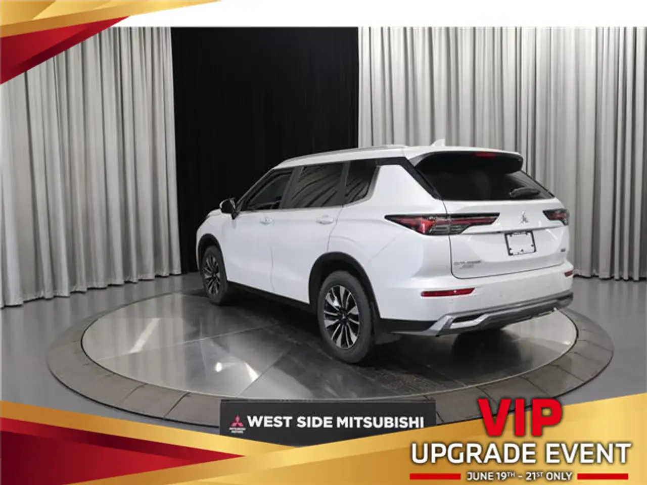 Mitsubishi Outlander photo Mitsubishi Outlander