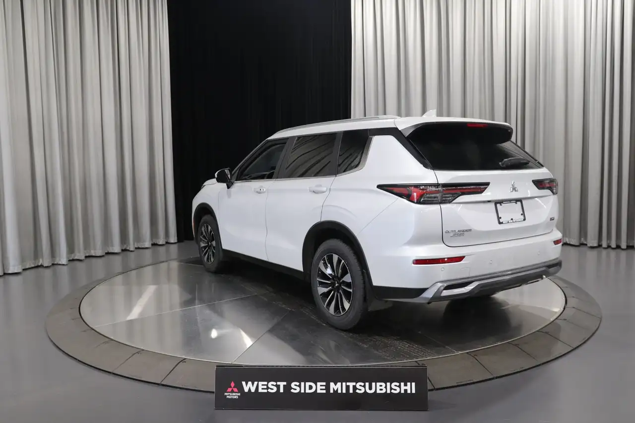 Mitsubishi Outlander снимка Mitsubishi Outlander