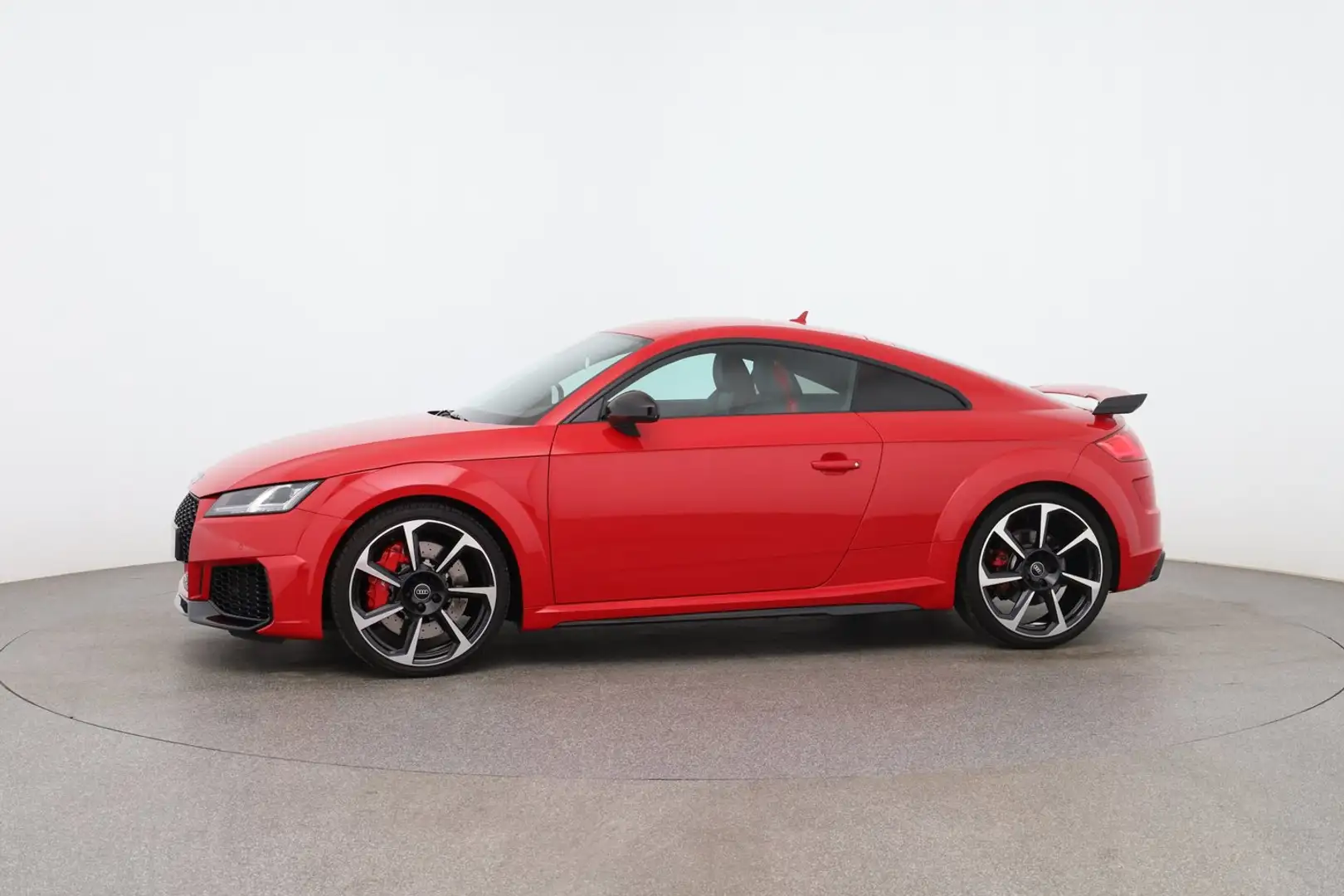 Audi RS Q3 Audi TT RS Coupé Rouge - 2