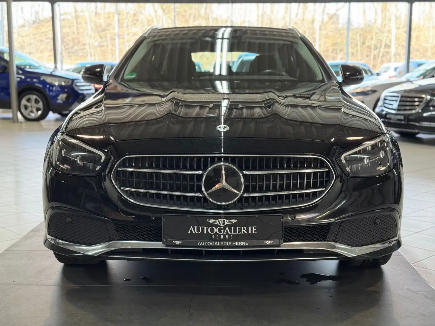 Mercedes-Benz E 300 de 4Matic*AVANTGARDE*DISTR*LED*KAMERA*AHK* Schwarz - 2