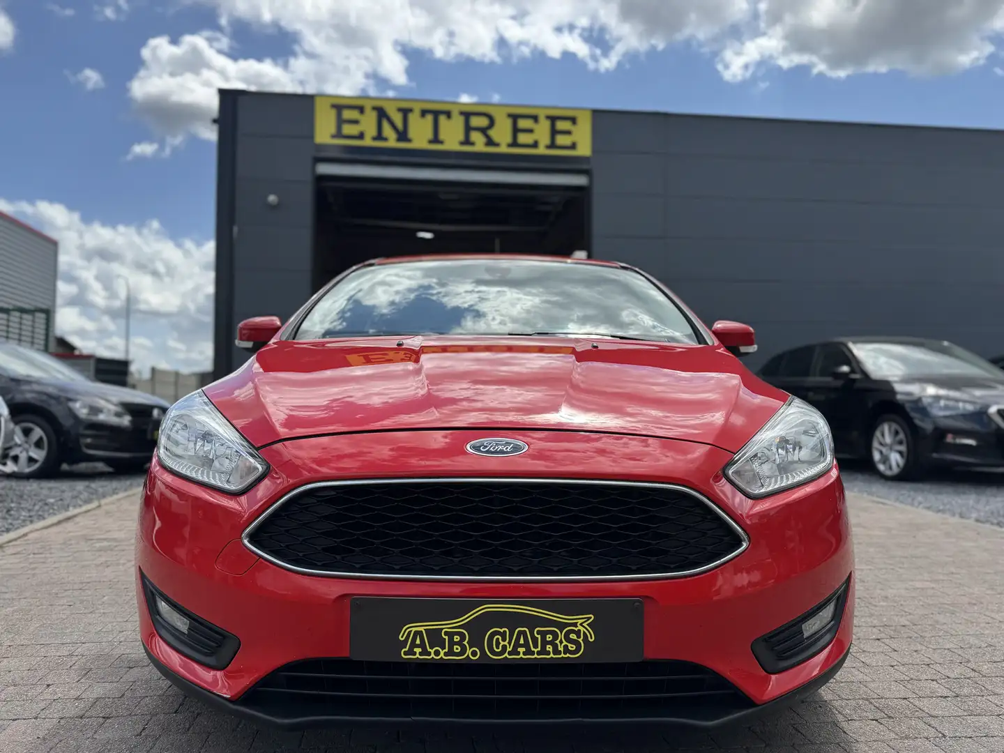 Ford Focus 1.5 TDCi *GARANTIE 12MOIS* Rouge - 2