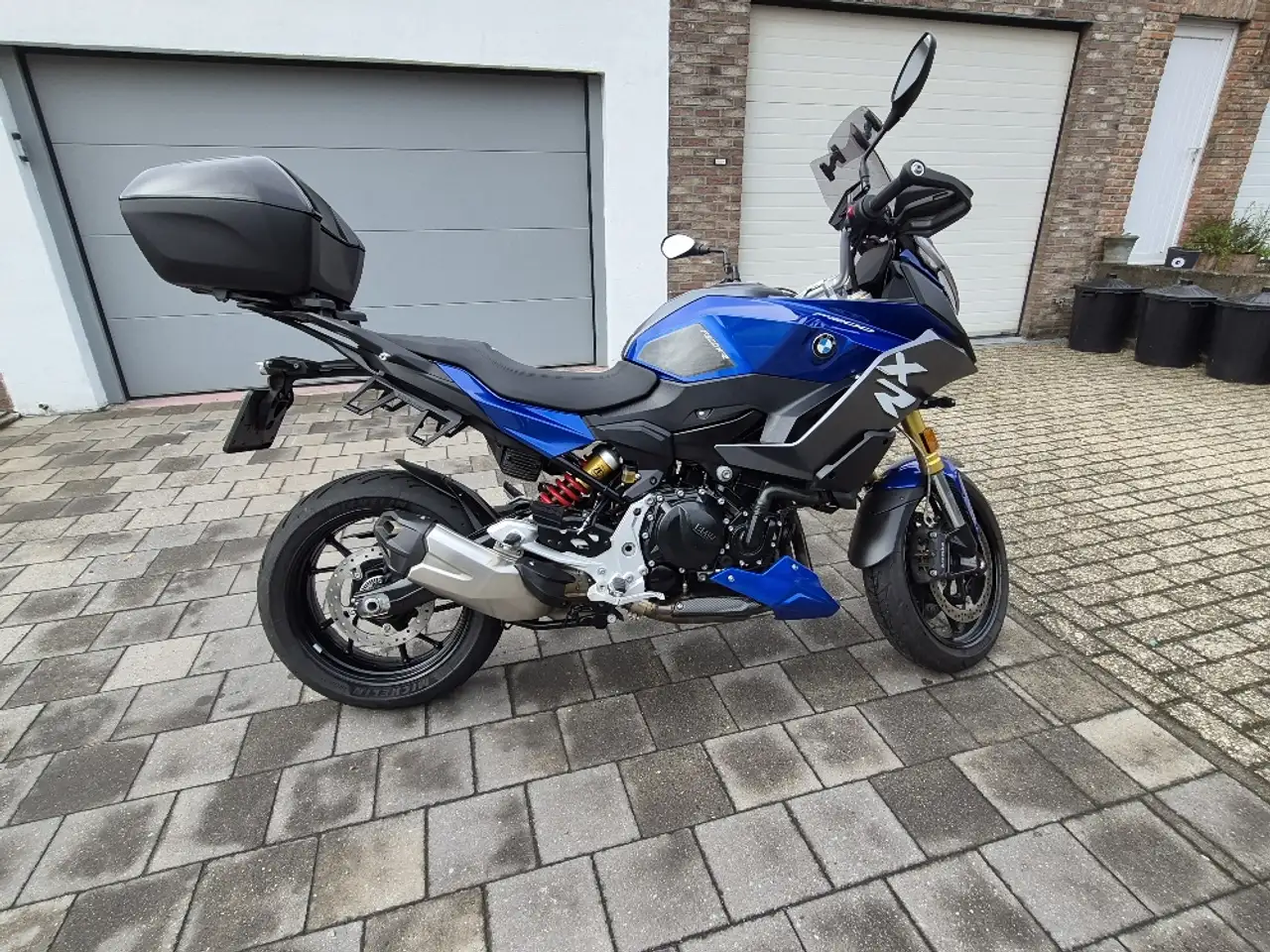 BMW F 900 XR