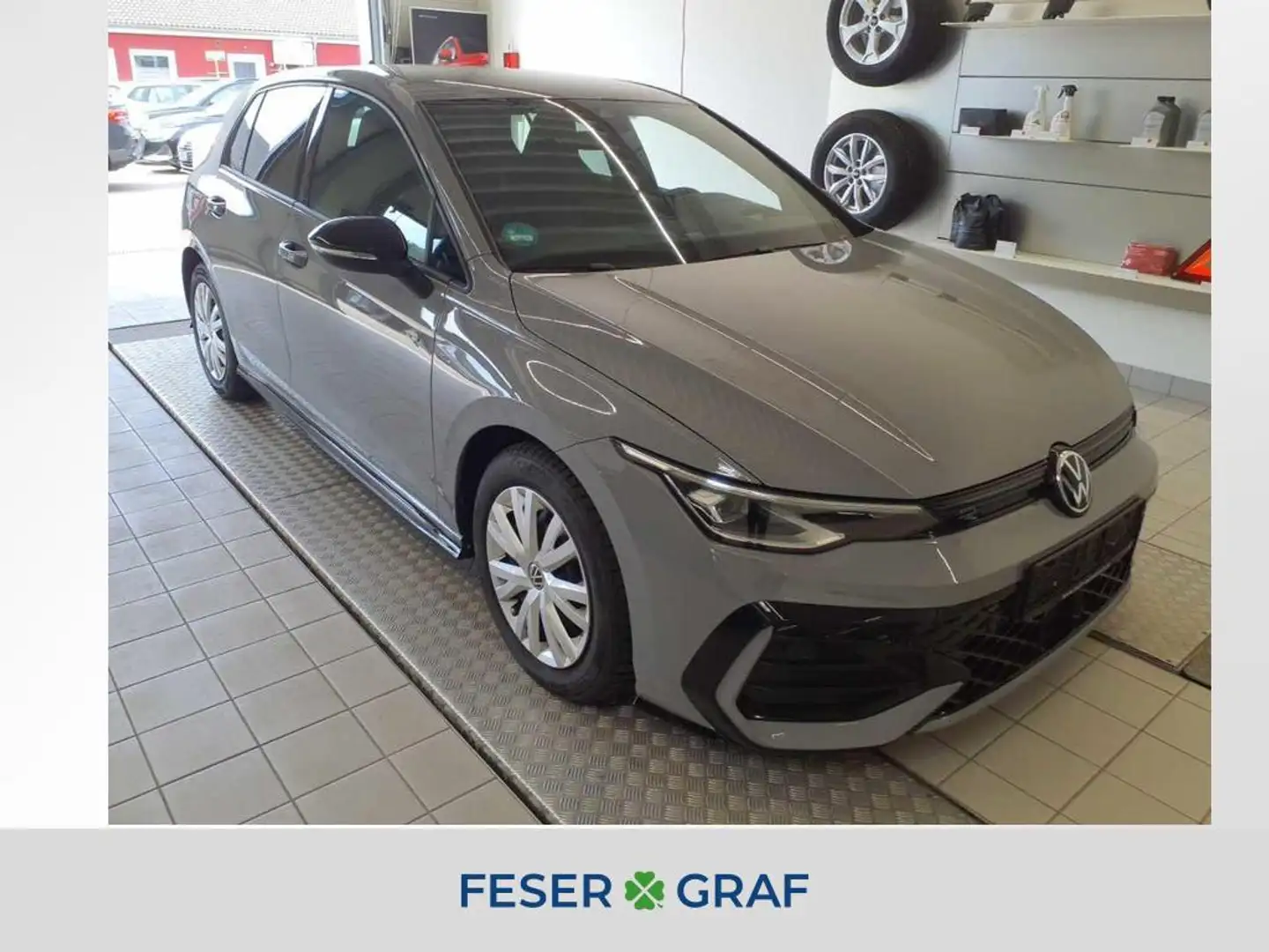 Volkswagen Golf VIII R-Line 1.5 eTSI DSG 150PS Grau - 1