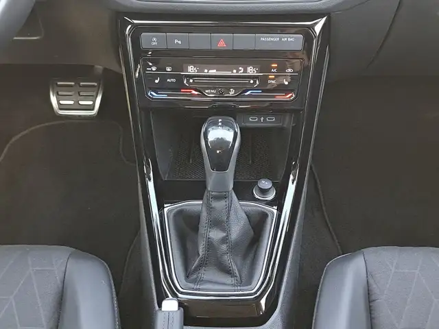 Volkswagen T-Cross view 7