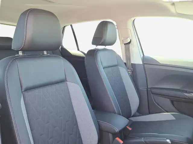 Volkswagen T-Cross view 4