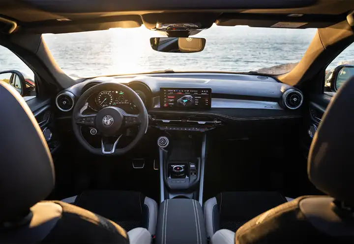 Alfa Romeo Tonale 1,6 DS SPRINT FWD 2022, foto 32