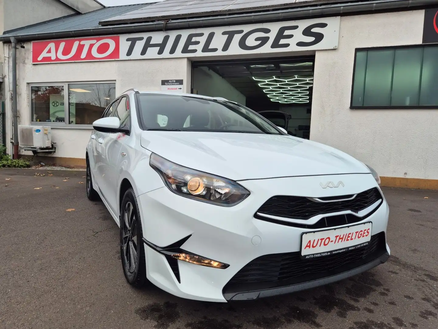 Kia Ceed SW / cee'd SW Weiß - 1