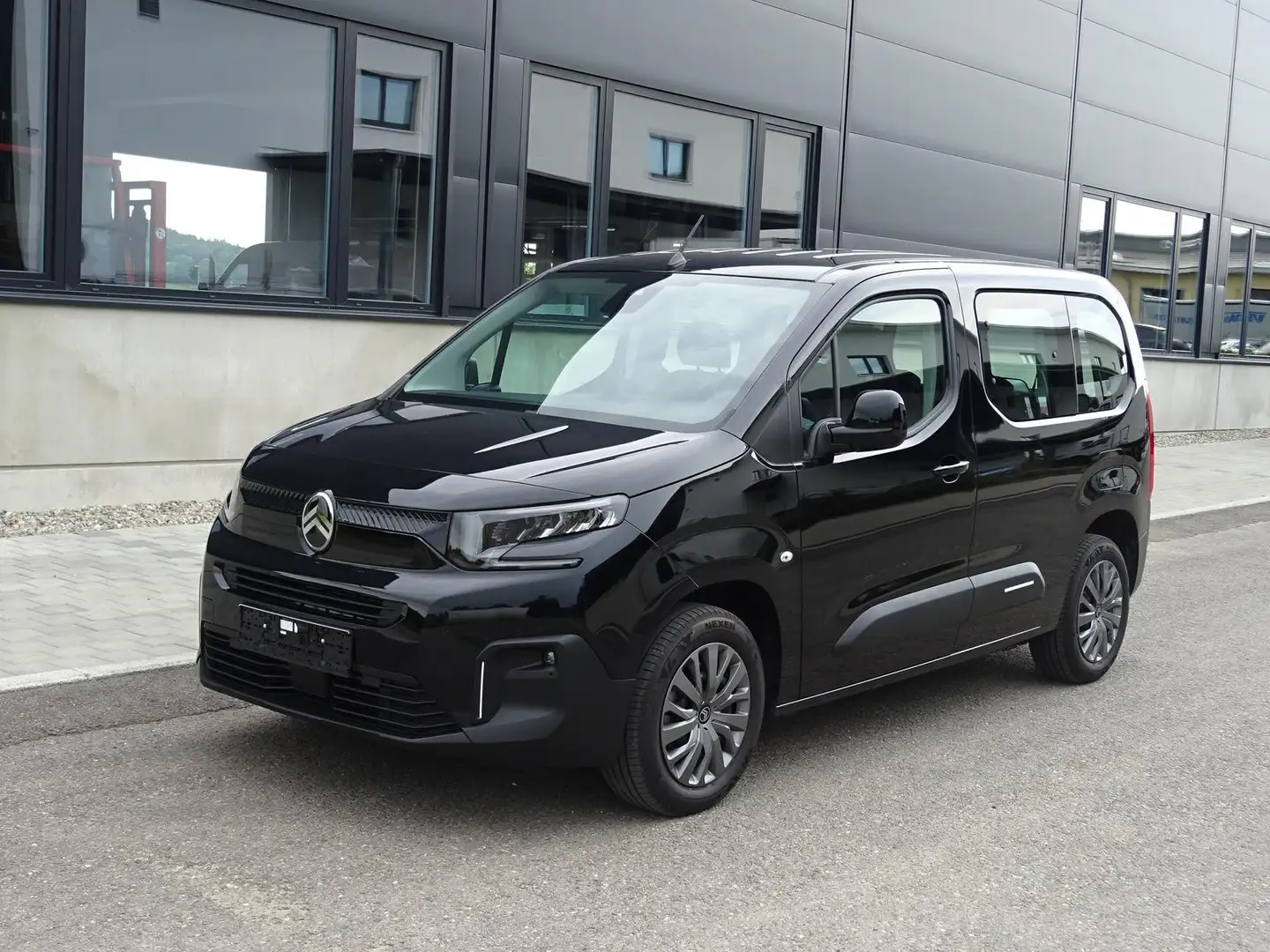 Citroen Berlingo 1.2 PureTech 110 Plus M/SHZ/App/Kamera Schwarz - 2