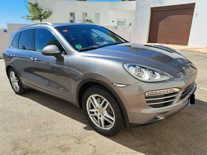 Porsche Cayenne Platinum Edition 2012