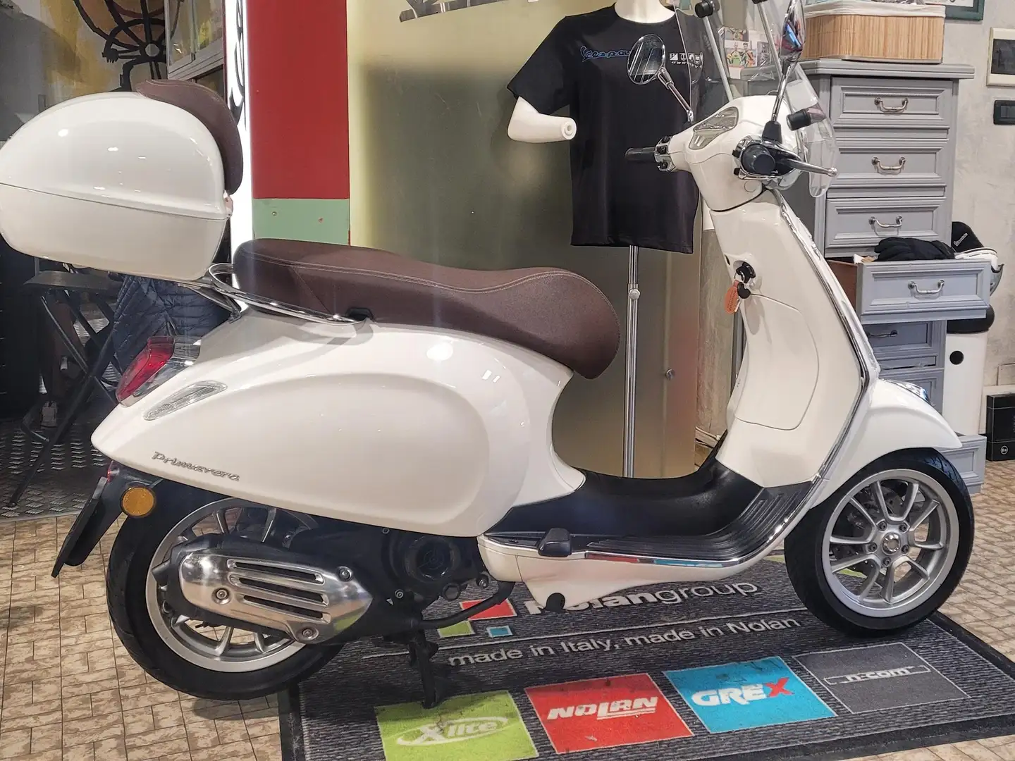 Vespa Primavera 50 Bianco - 1