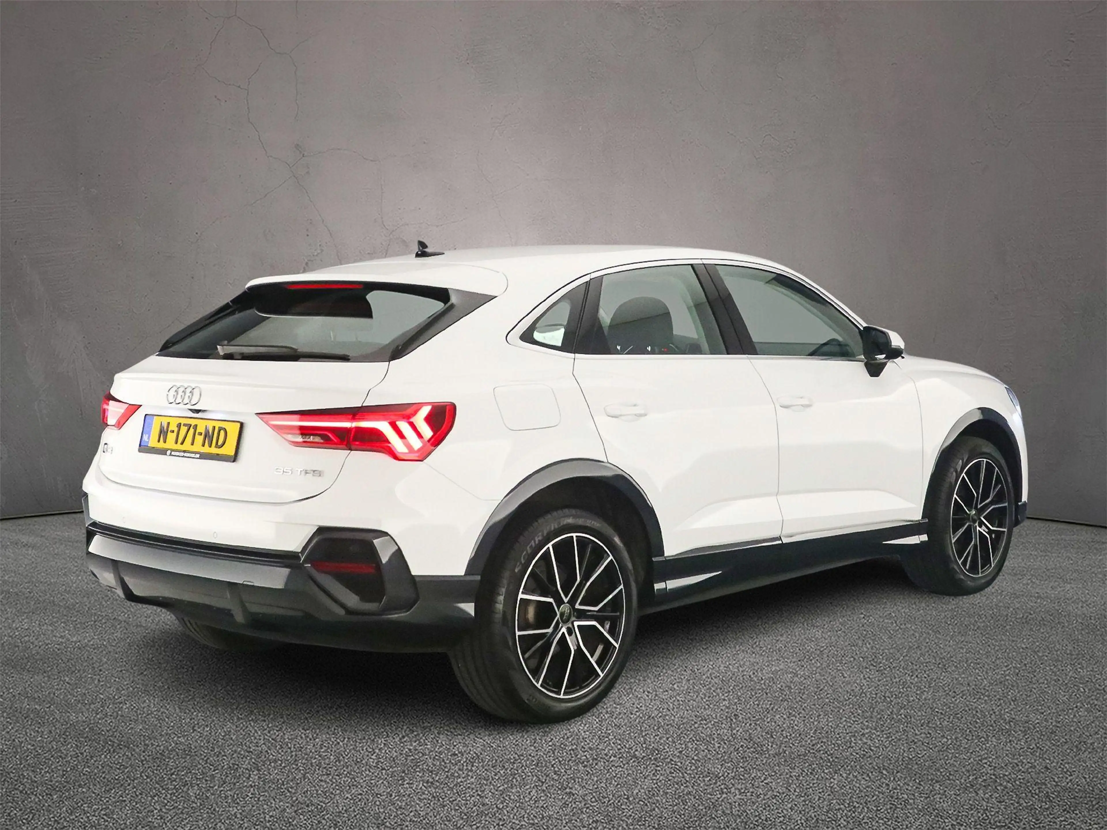 Audi Q3 Sportback 35 TFSI S Edition | Achteruitrijcamera | — photo 6