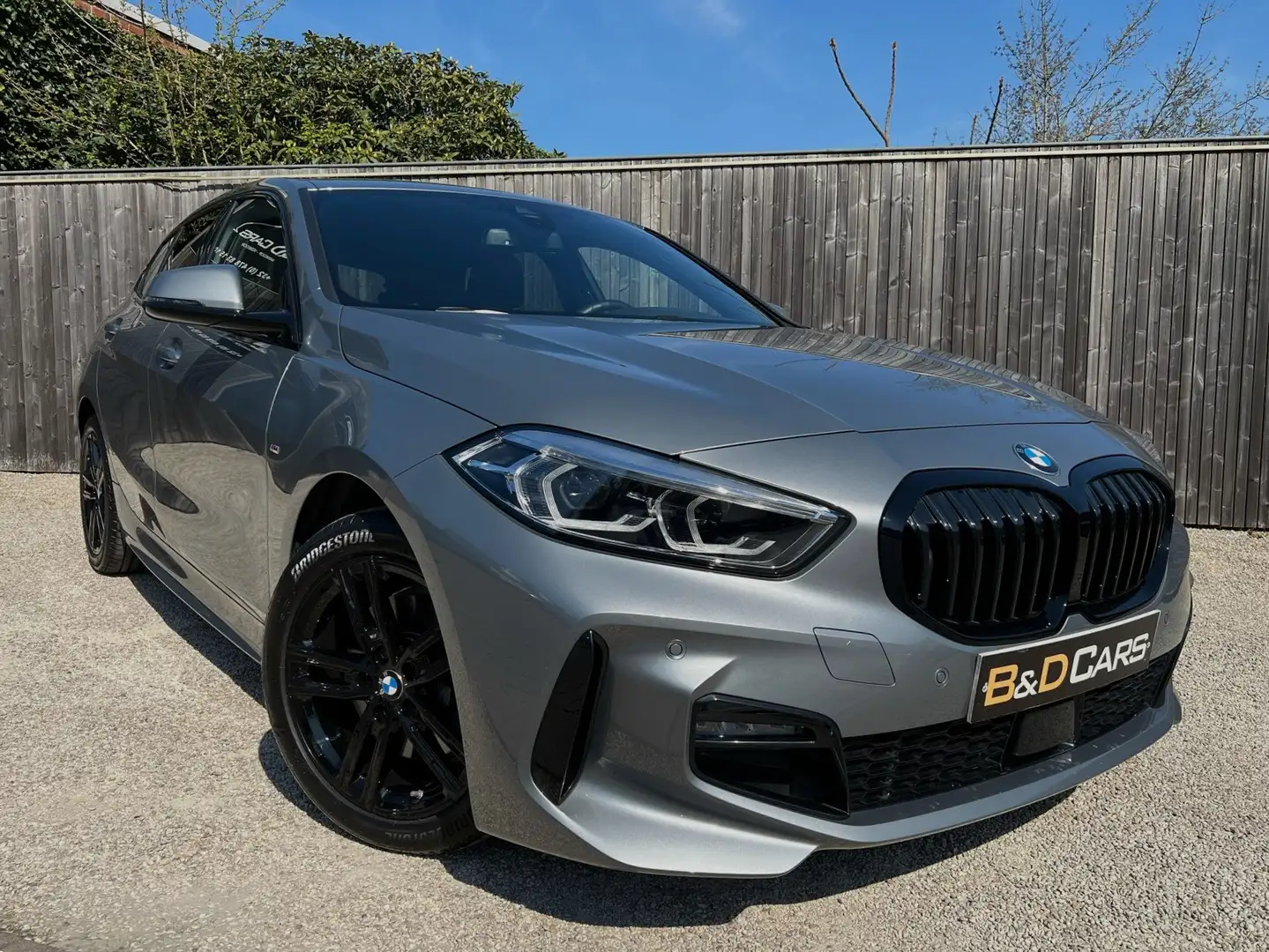 BMW 116 iA M-PACK LED/CARPLAY/17"BLACK NETTO: € 23.132 Gris - 1