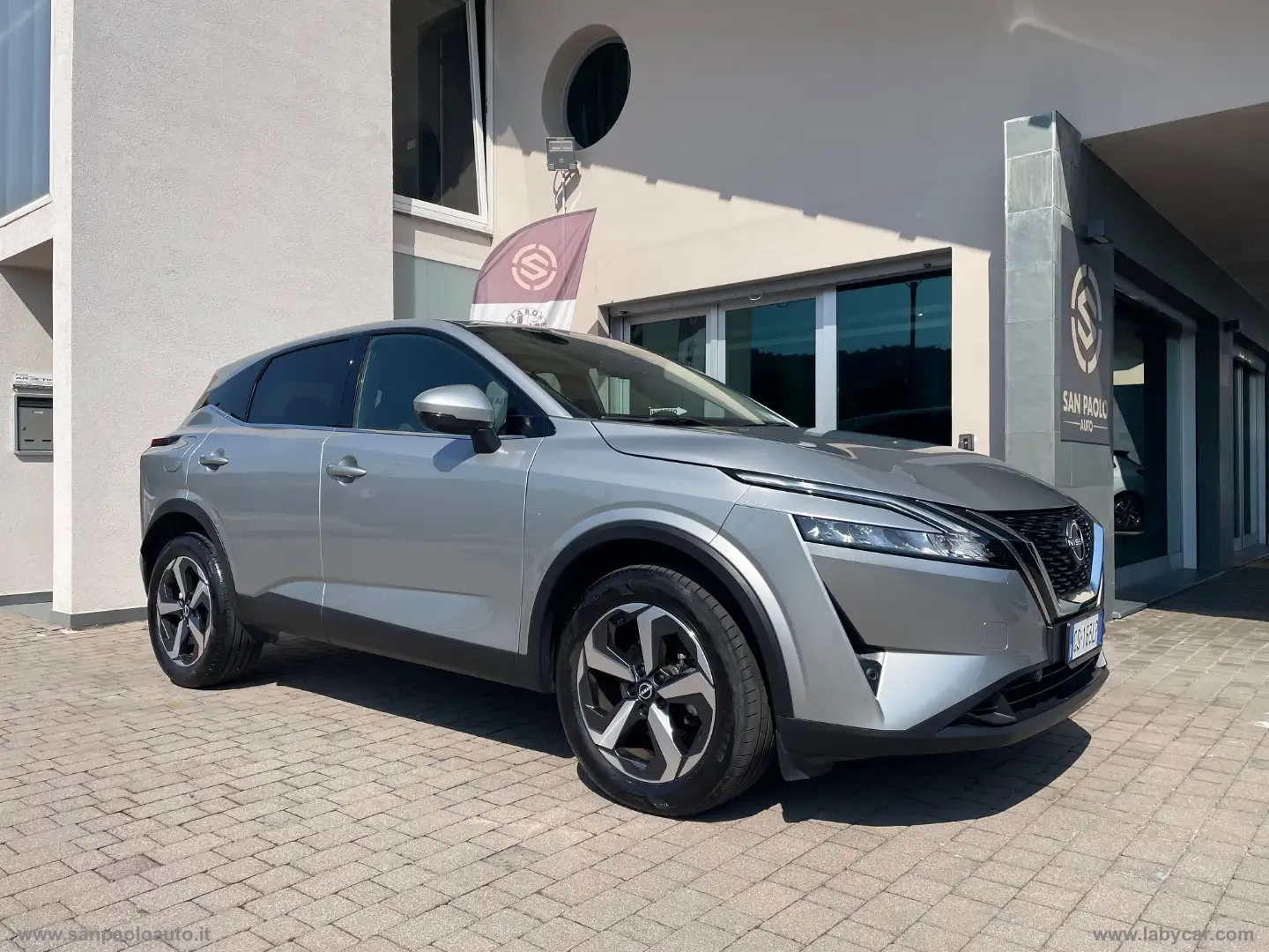 Nissan Qashqai MHEV 158 CV Xtronic N-Connecta Grijs - 2