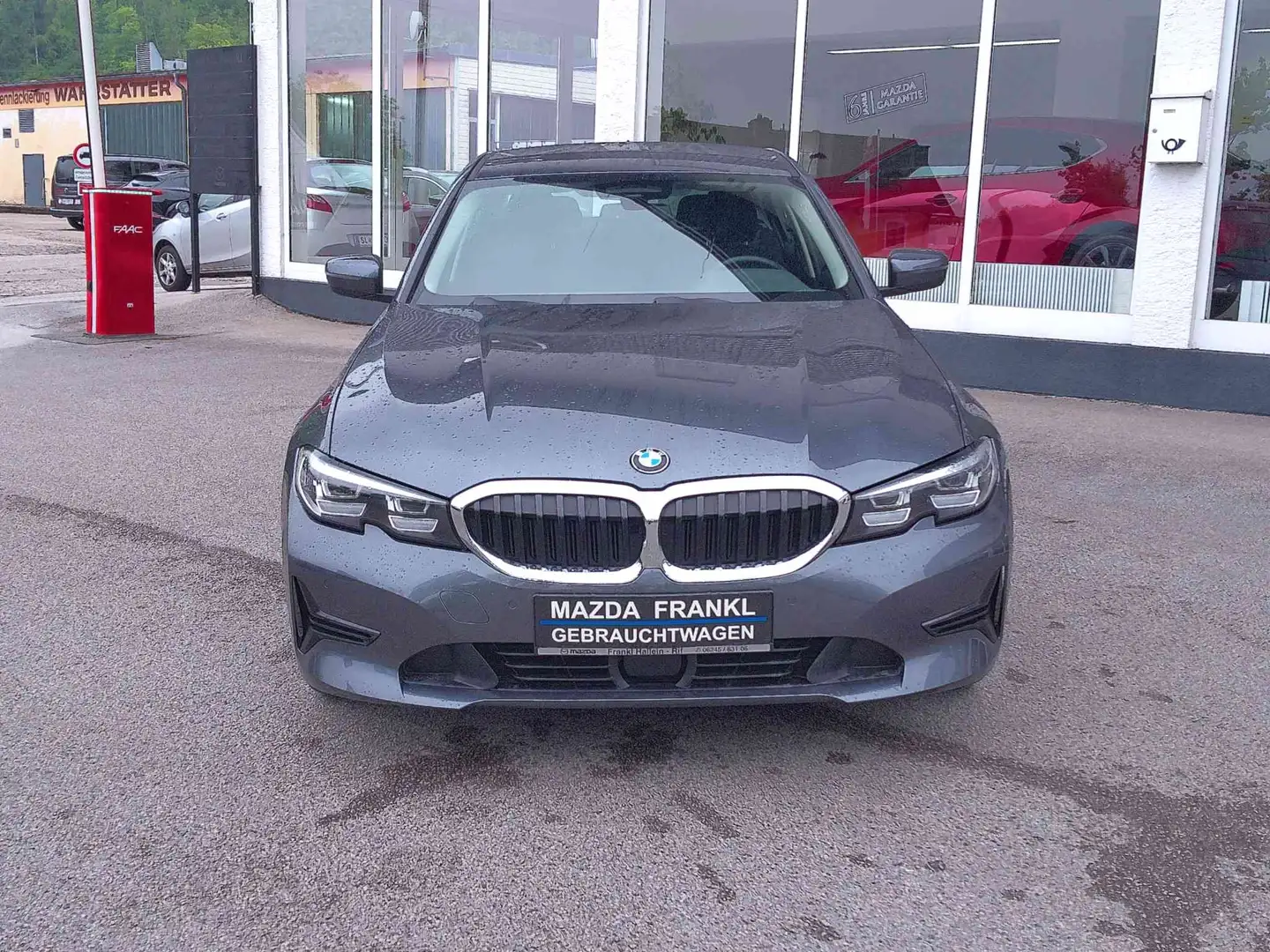 BMW 330 330e PHEV Aut. Grau - 2