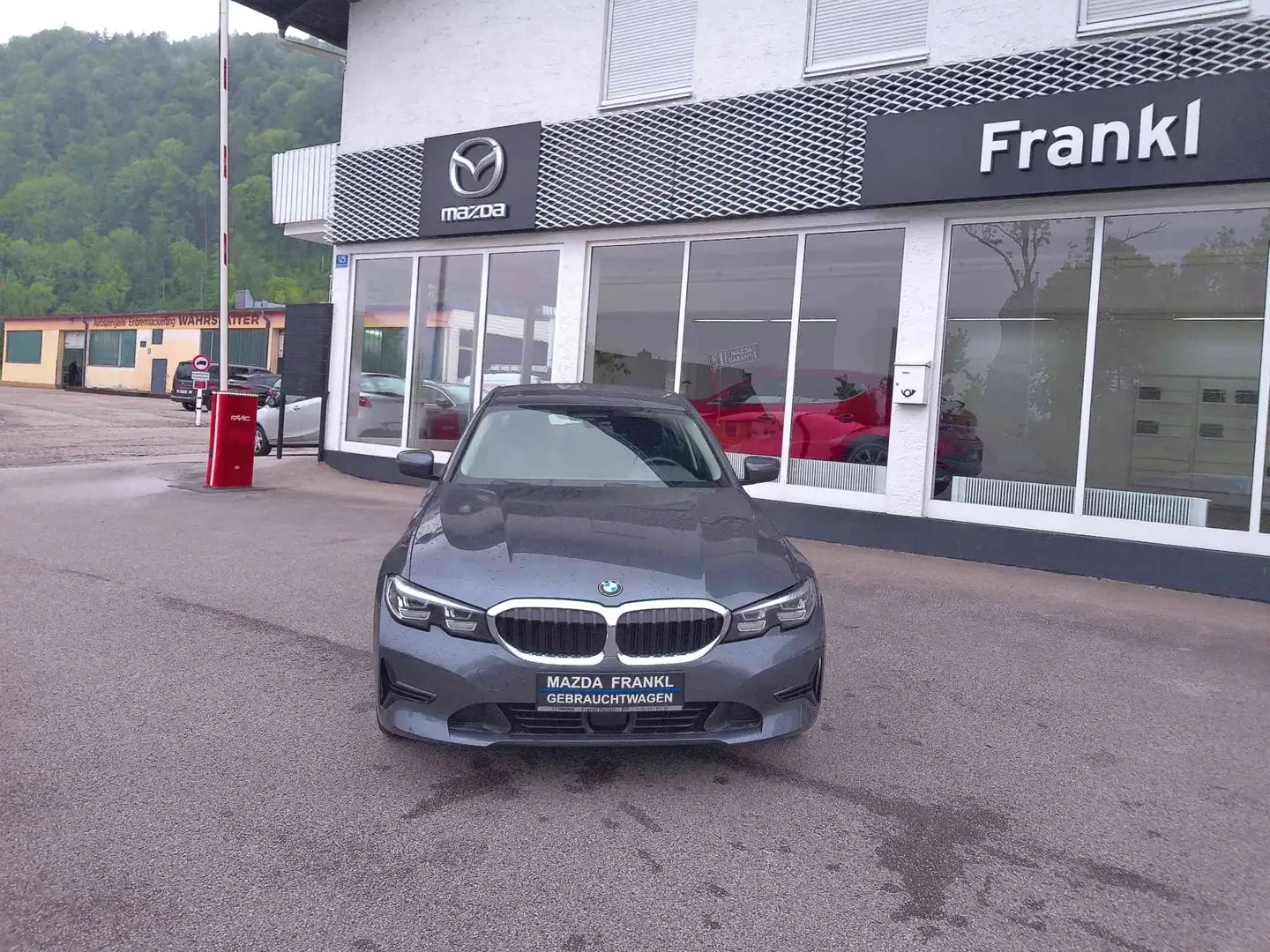 BMW 330 330e PHEV Aut. Grau - 1
