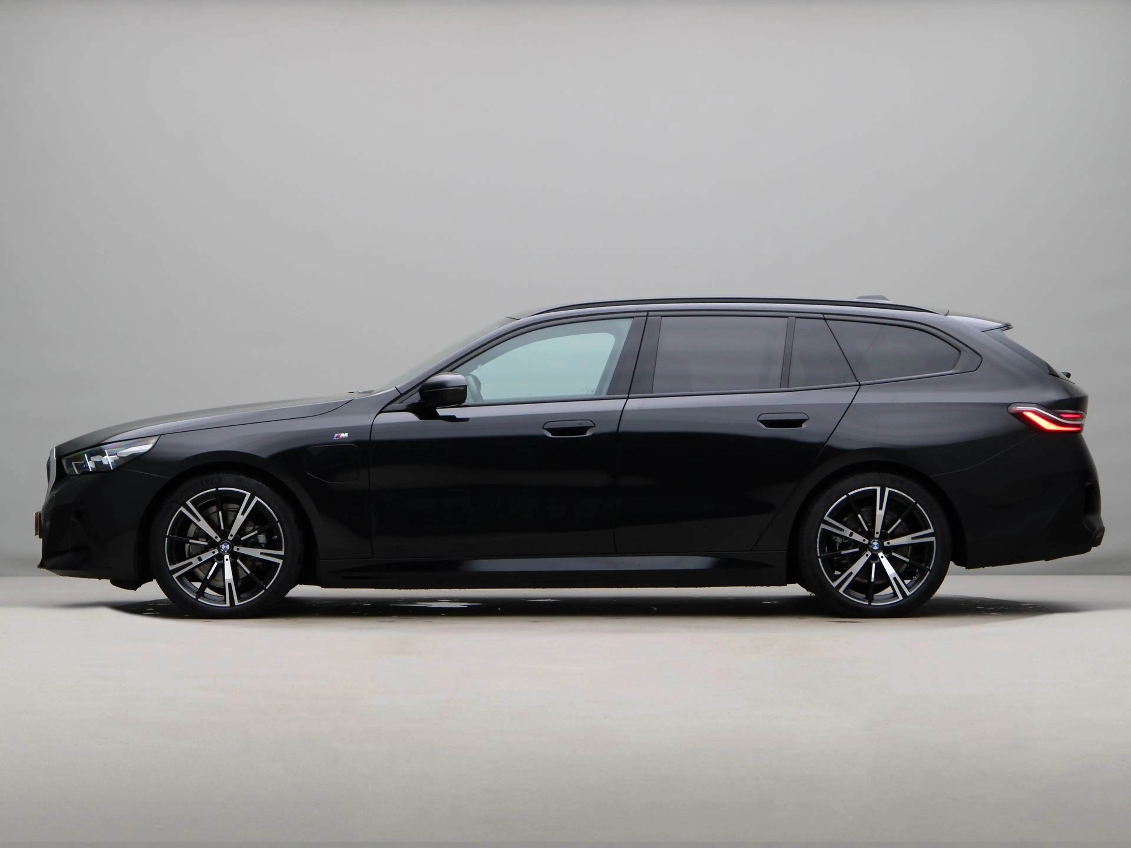 BMW 530 5 Serie 530e Touring M-Sport — photo 11