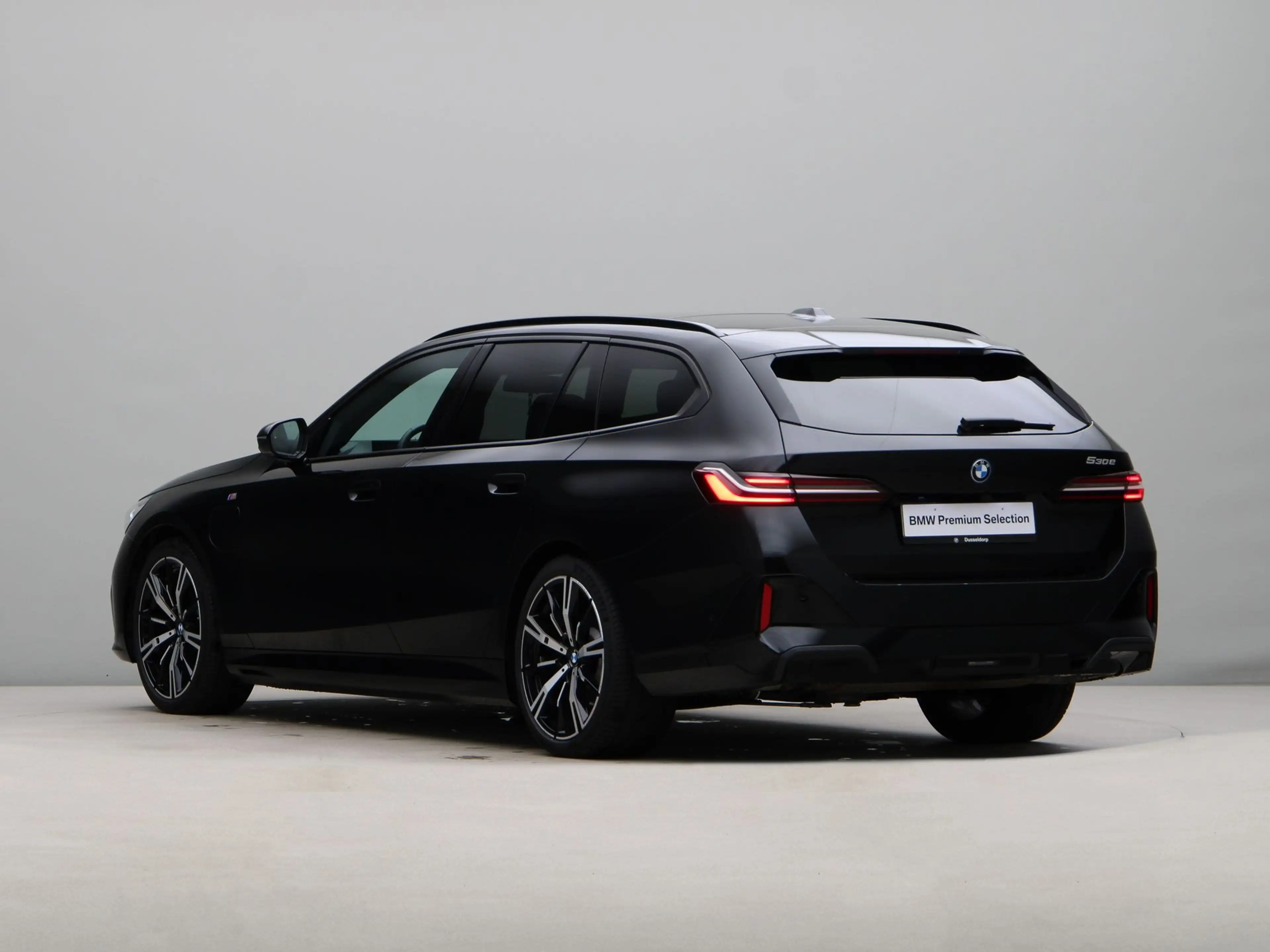 BMW 530 5 Serie 530e Touring M-Sport — photo 10