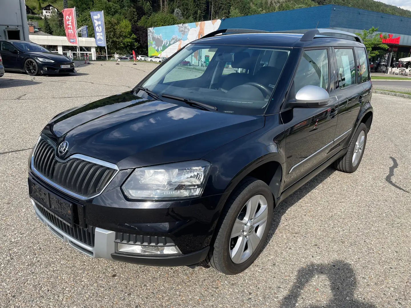 Skoda Yeti Active Outdoor 4x4 Schwarz - 2