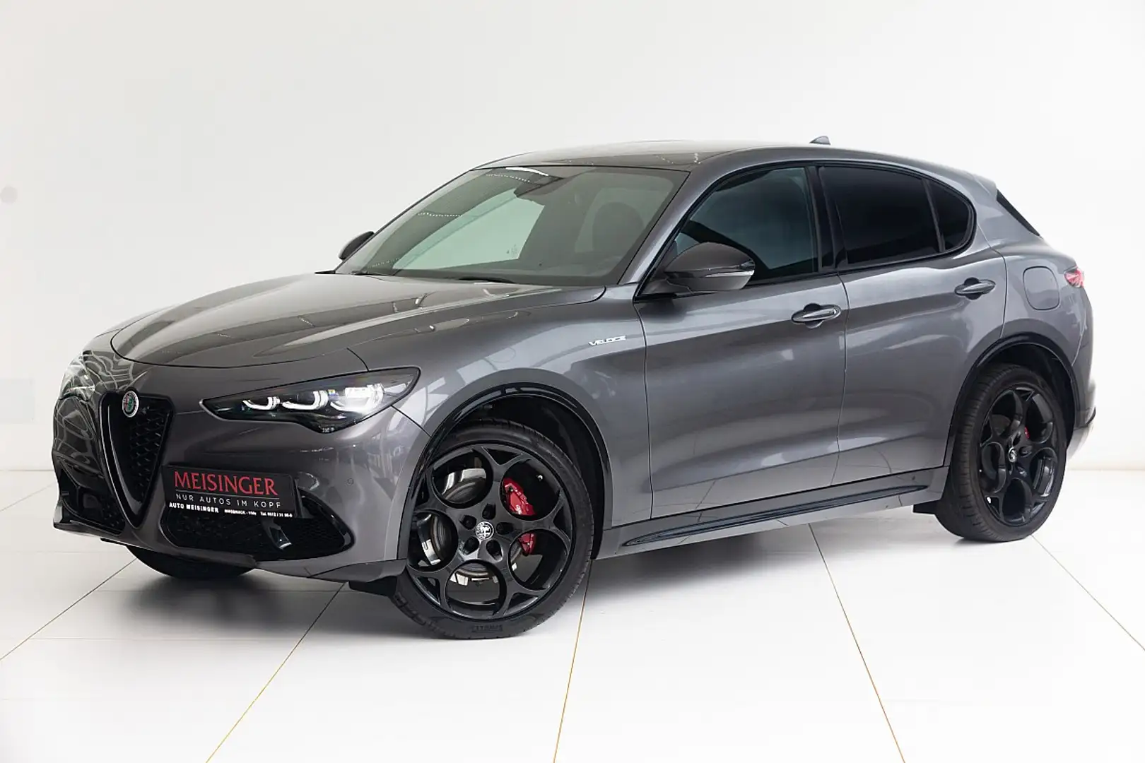 Alfa Romeo Stelvio Ti + Veloce Paket 2,0 16V 280 AT8 Q4 Silber - 1