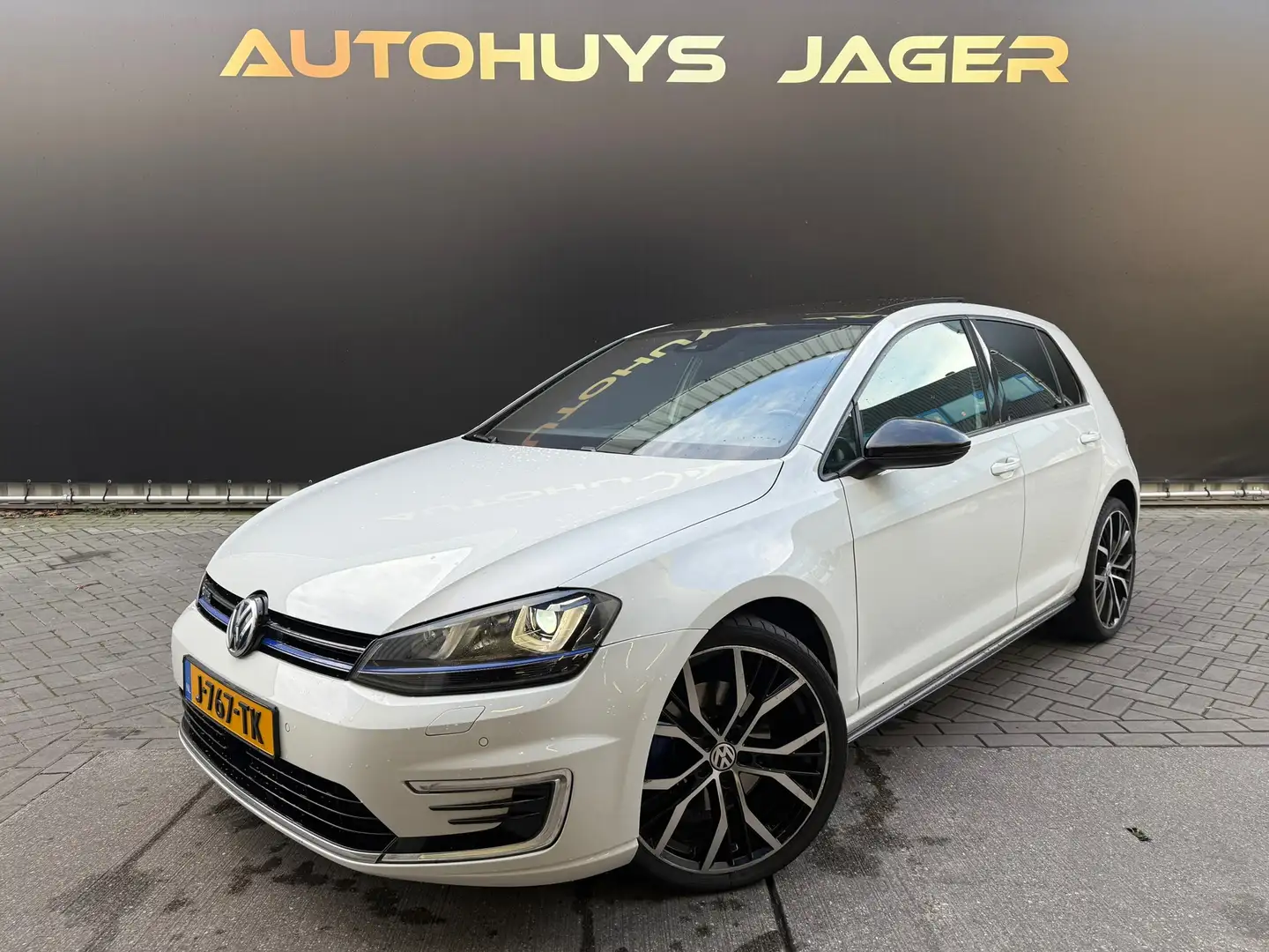 Volkswagen Golf GTE 1.4 TSI ACC Panorama Carplay Automaat Blanco - 1