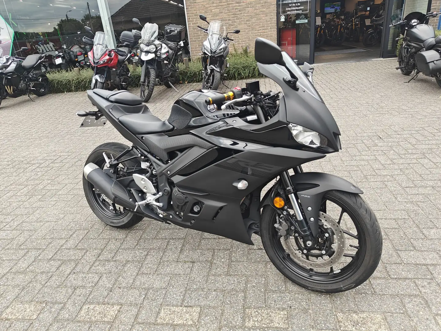 Yamaha YZF-R3 Zwart - 1