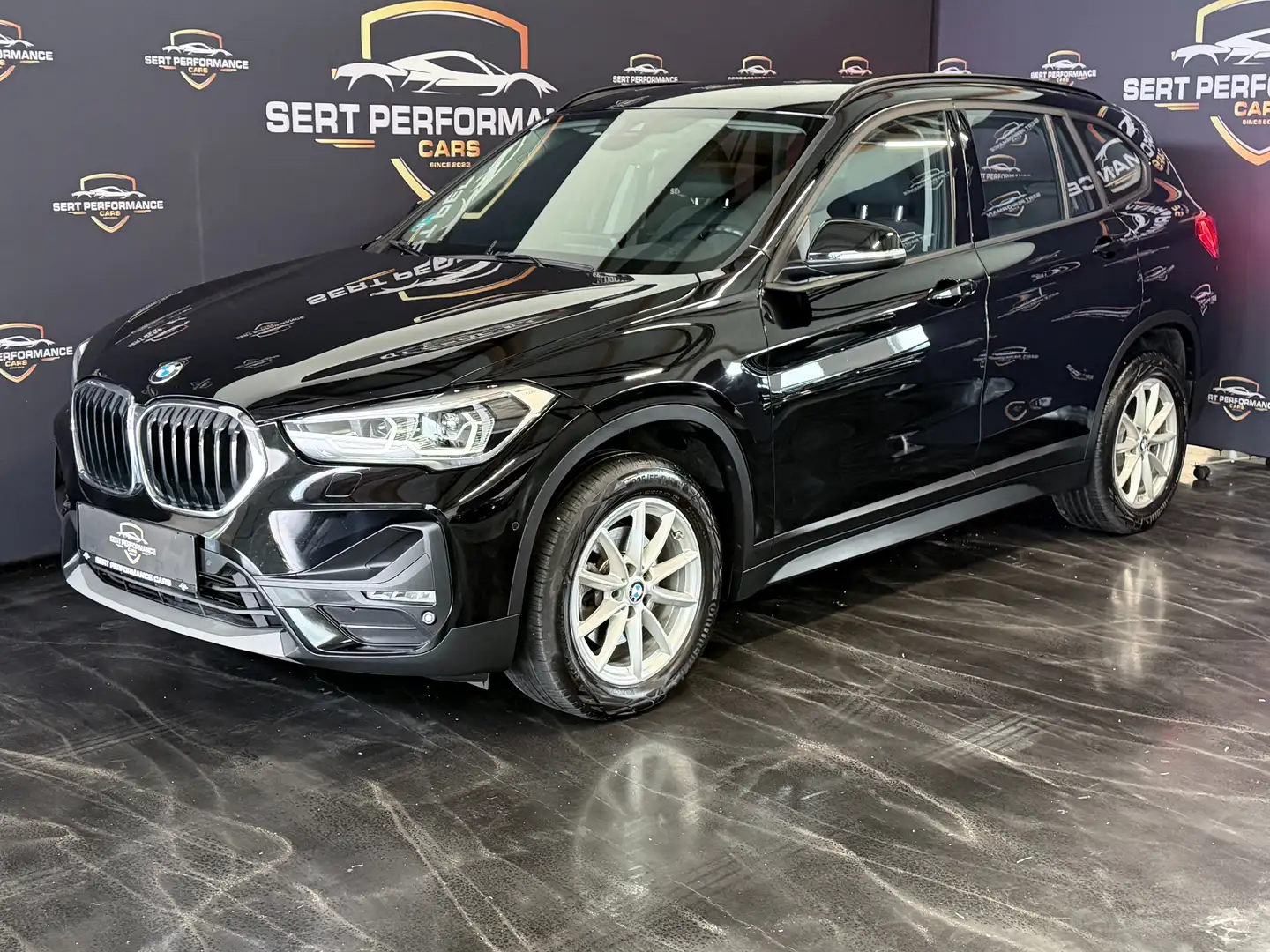BMW X1 sDrive 18 d Advantage Schwarz - 2
